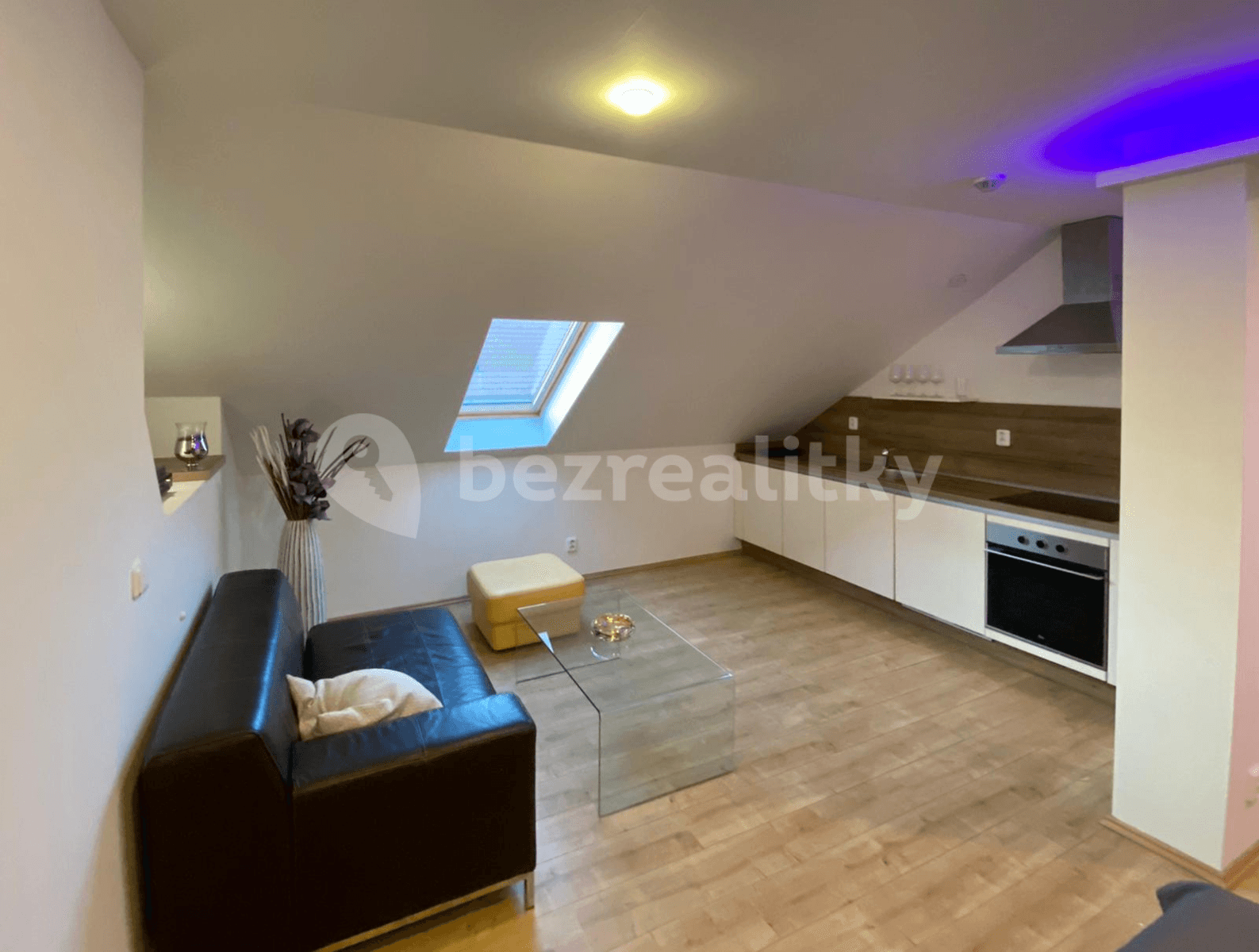 Pronájem bytu 1+kk 42 m², K Pitkovicům, Praha, Praha Pronájem bytu 1+kk 42 m², K Pitkovicům, Praha, Praha