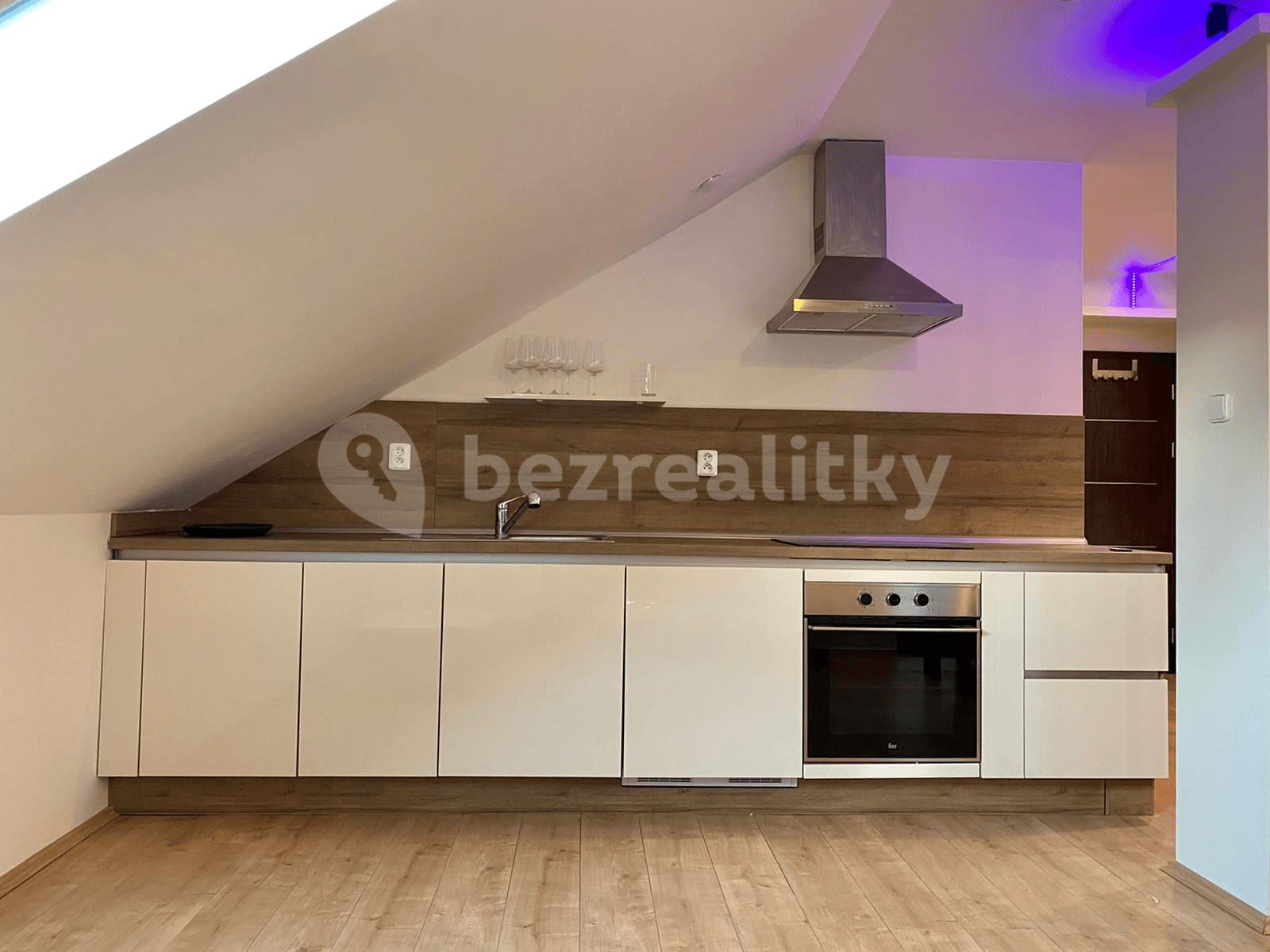 Pronájem bytu 1+kk 42 m², K Pitkovicům, Praha, Praha Pronájem bytu 1+kk 42 m², K Pitkovicům, Praha, Praha