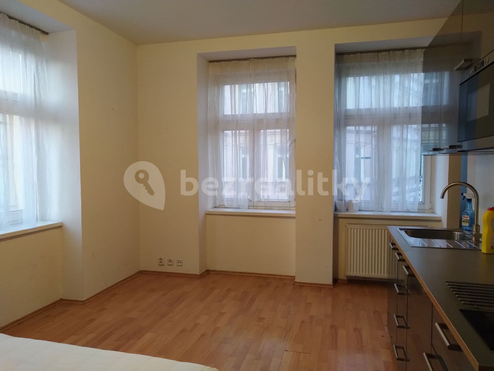 Pronájem bytu Garsoniéra 35 m², Havlíčkovo Náměstí, Praha, Praha Pronájem bytu Garsoniéra 35 m², Havlíčkovo Náměstí, Praha, Praha