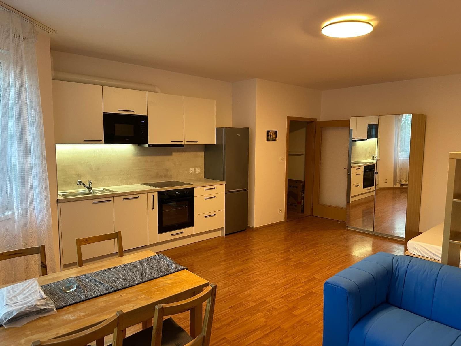 Pronájem bytu 1+kk 42 m², Gutova, Praha, Praha Pronájem bytu 1+kk 42 m², Gutova, Praha, Praha