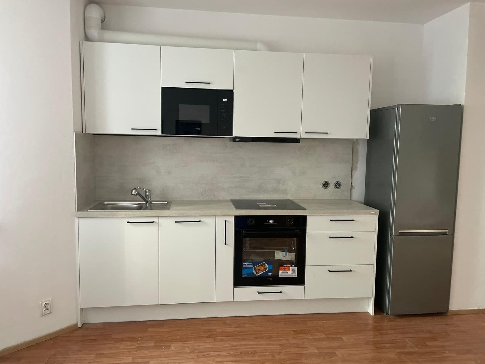Pronájem bytu 1+kk 42 m², Gutova, Praha, Praha Pronájem bytu 1+kk 42 m², Gutova, Praha, Praha
