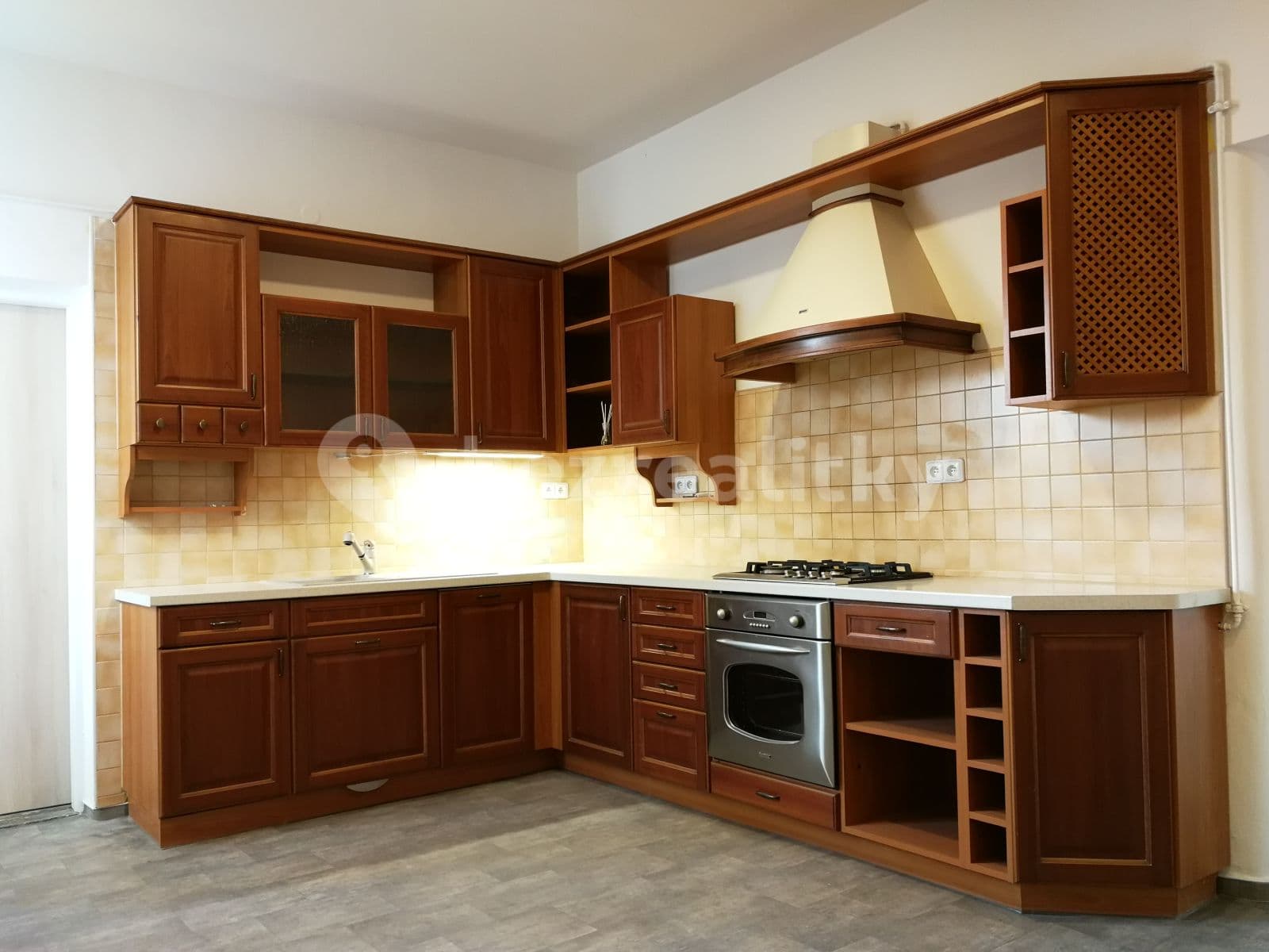Pronájem bytu 4+1 155 m², Tř. Svobody, Olomouc, Olomoucký kraj Pronájem bytu 4+1 155 m², Tř. Svobody, Olomouc, Olomoucký kraj
