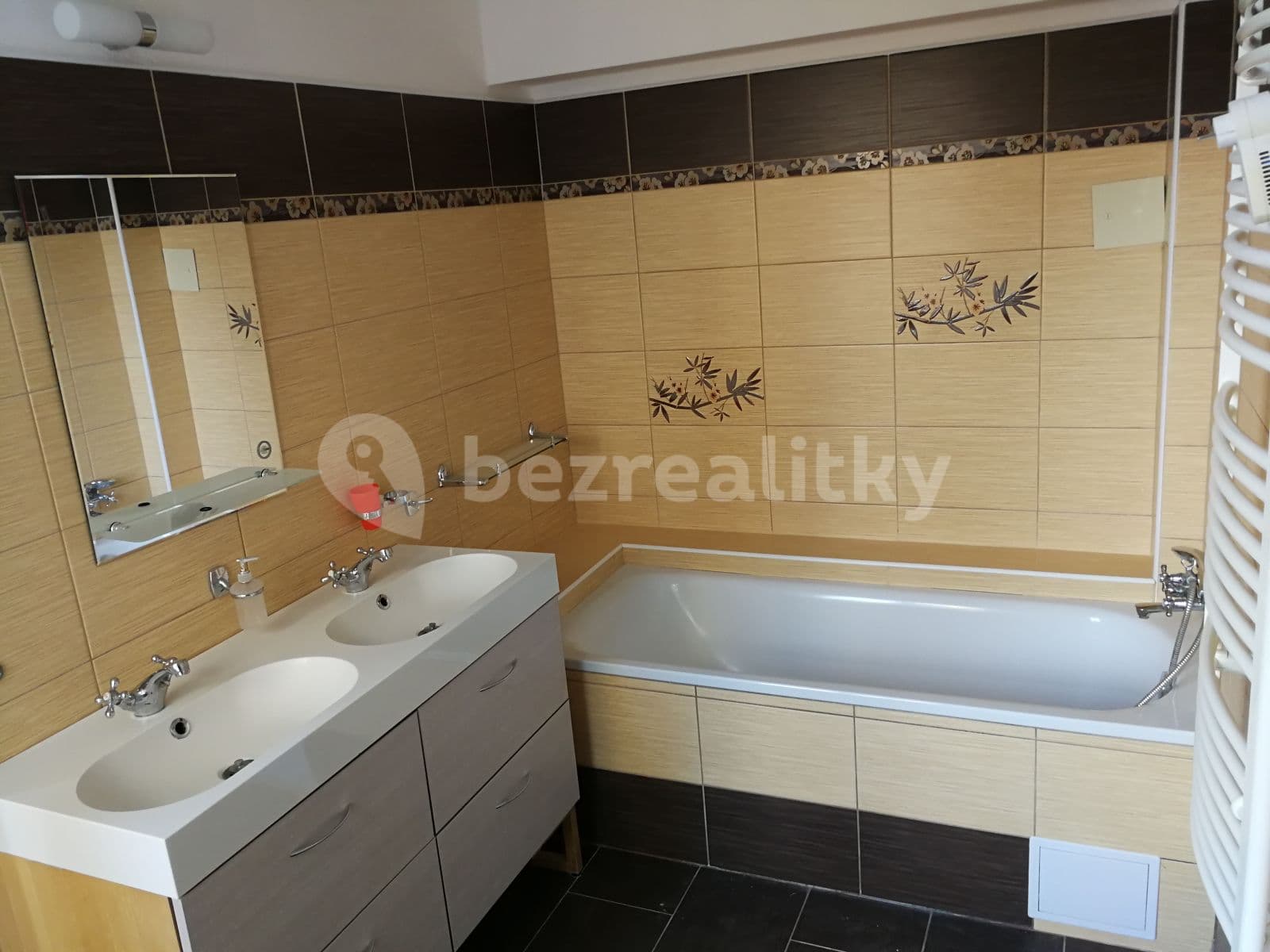 Pronájem bytu 4+1 155 m², Tř. Svobody, Olomouc, Olomoucký kraj Pronájem bytu 4+1 155 m², Tř. Svobody, Olomouc, Olomoucký kraj