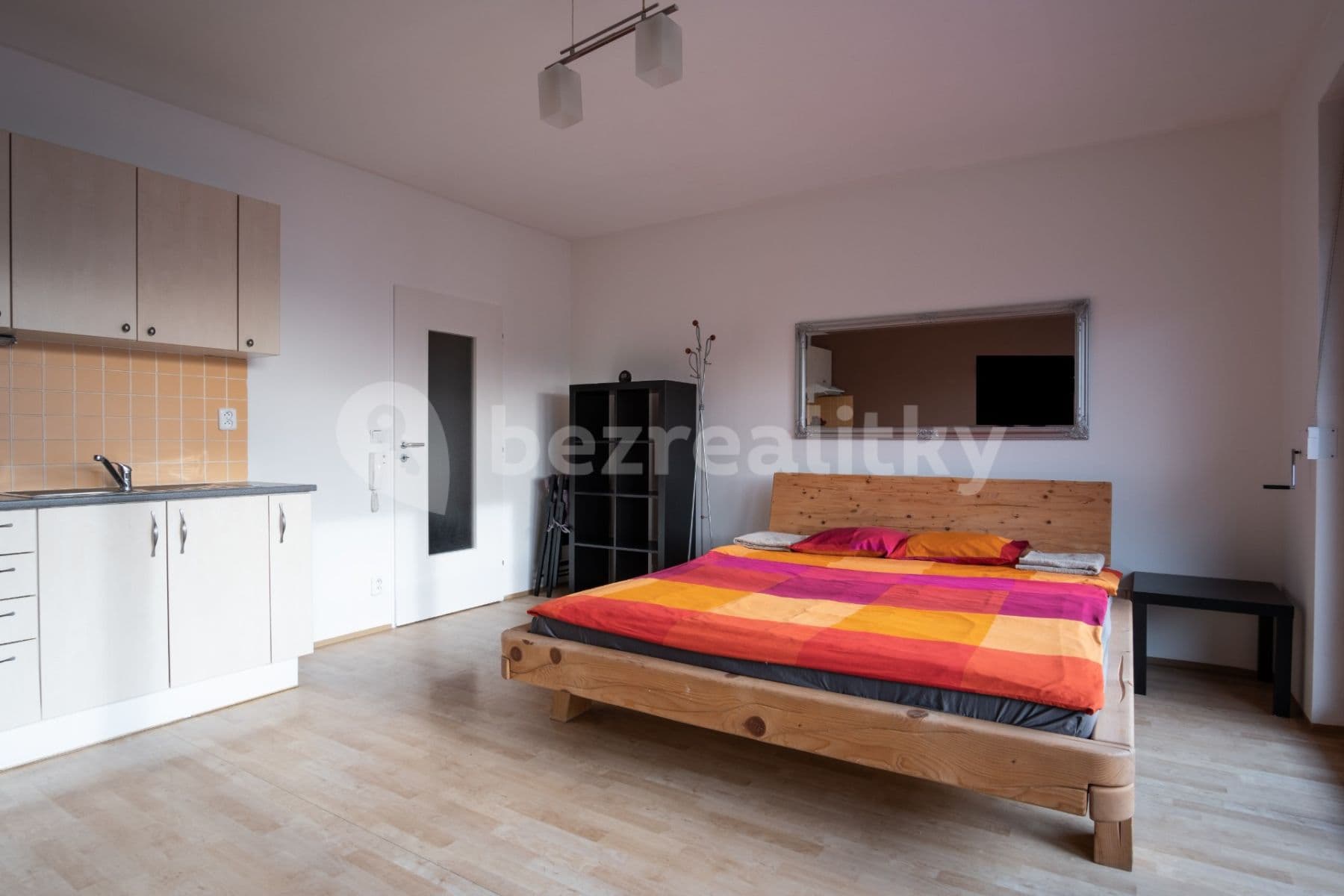 Pronájem bytu 1+kk 32 m², Sluneční náměstí, Praha, Praha Pronájem bytu 1+kk 32 m², Sluneční náměstí, Praha, Praha