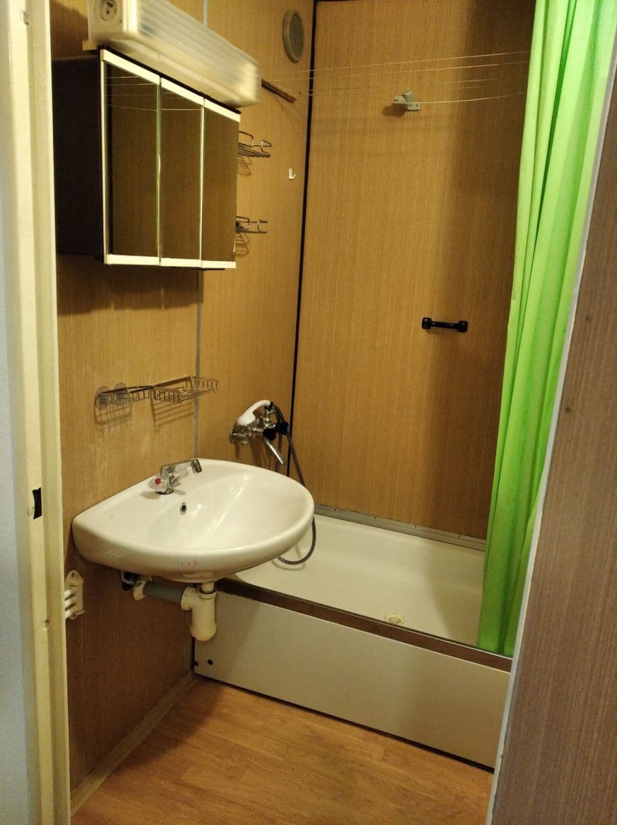 Pronájem bytu Garsoniéra 30 m², Semická, Praha, Praha Pronájem bytu Garsoniéra 30 m², Semická, Praha, Praha