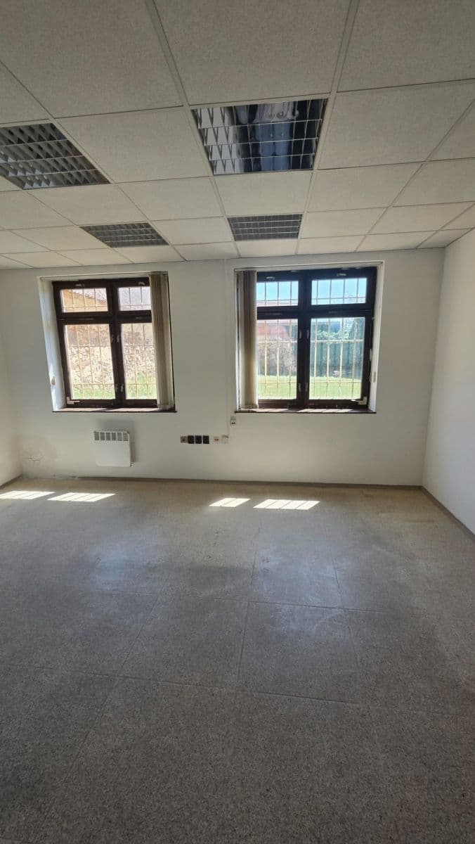 Pronájem kanceláře 97 m², nám. J. Hrubého, Kardašova Řečice, Jihočeský kraj Pronájem kanceláře 97 m², nám. J. Hrubého, Kardašova Řečice, Jihočeský kraj