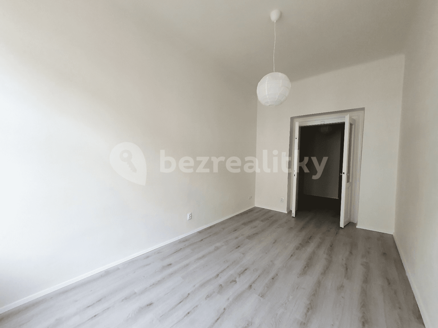 Pronájem bytu 1+kk 28 m², Nuselská, Praha, Praha