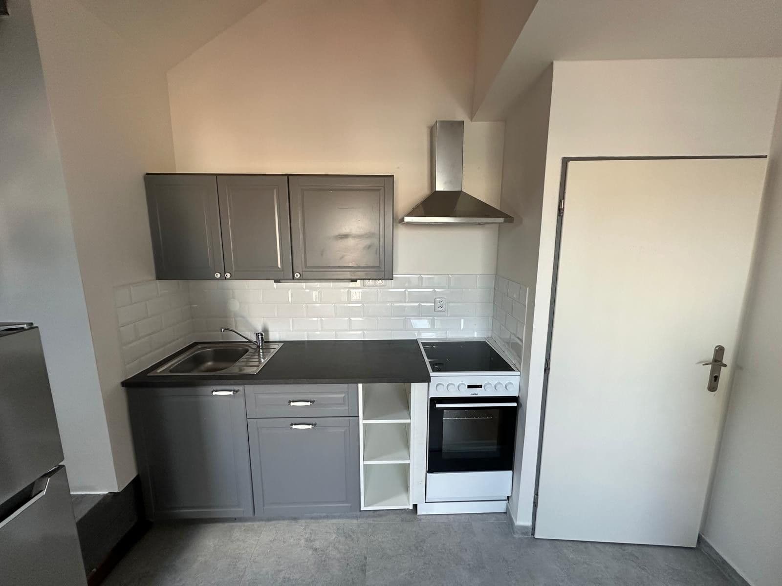 Pronájem bytu Garsoniéra 38 m², Kováků, Praha, Praha Pronájem bytu Garsoniéra 38 m², Kováků, Praha, Praha