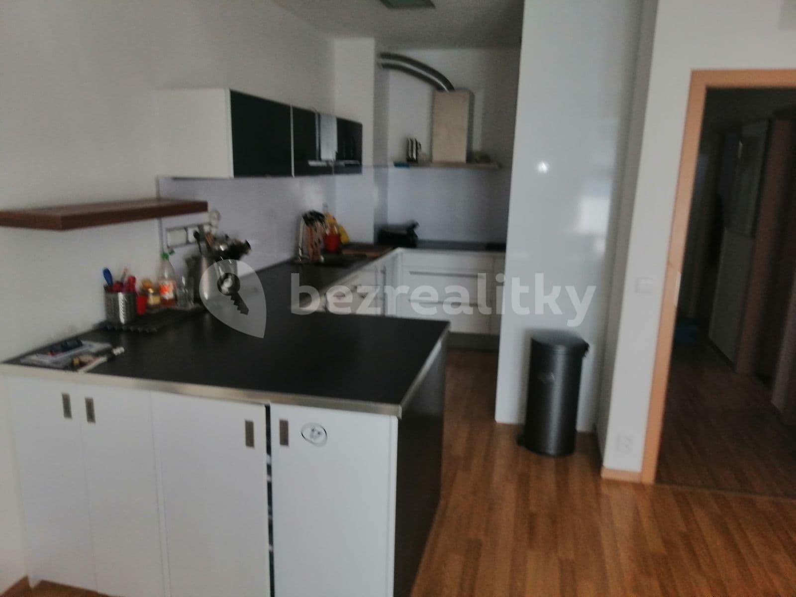 Pronájem bytu 3+kk 63 m², Komenského, Horoměřice, Středočeský kraj Pronájem bytu 3+kk 63 m², Komenského, Horoměřice, Středočeský kraj