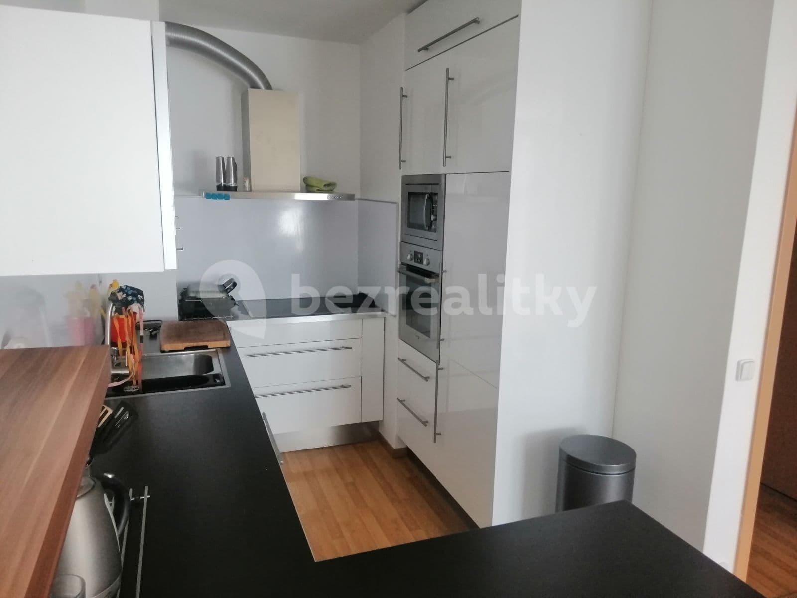 Pronájem bytu 3+kk 63 m², Komenského, Horoměřice, Středočeský kraj Pronájem bytu 3+kk 63 m², Komenského, Horoměřice, Středočeský kraj