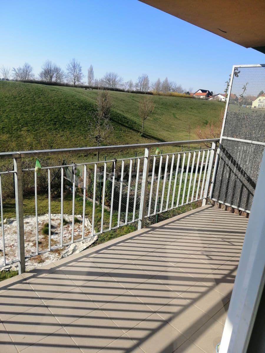 Pronájem bytu 3+kk 63 m², Komenského, Horoměřice, Středočeský kraj Pronájem bytu 3+kk 63 m², Komenského, Horoměřice, Středočeský kraj