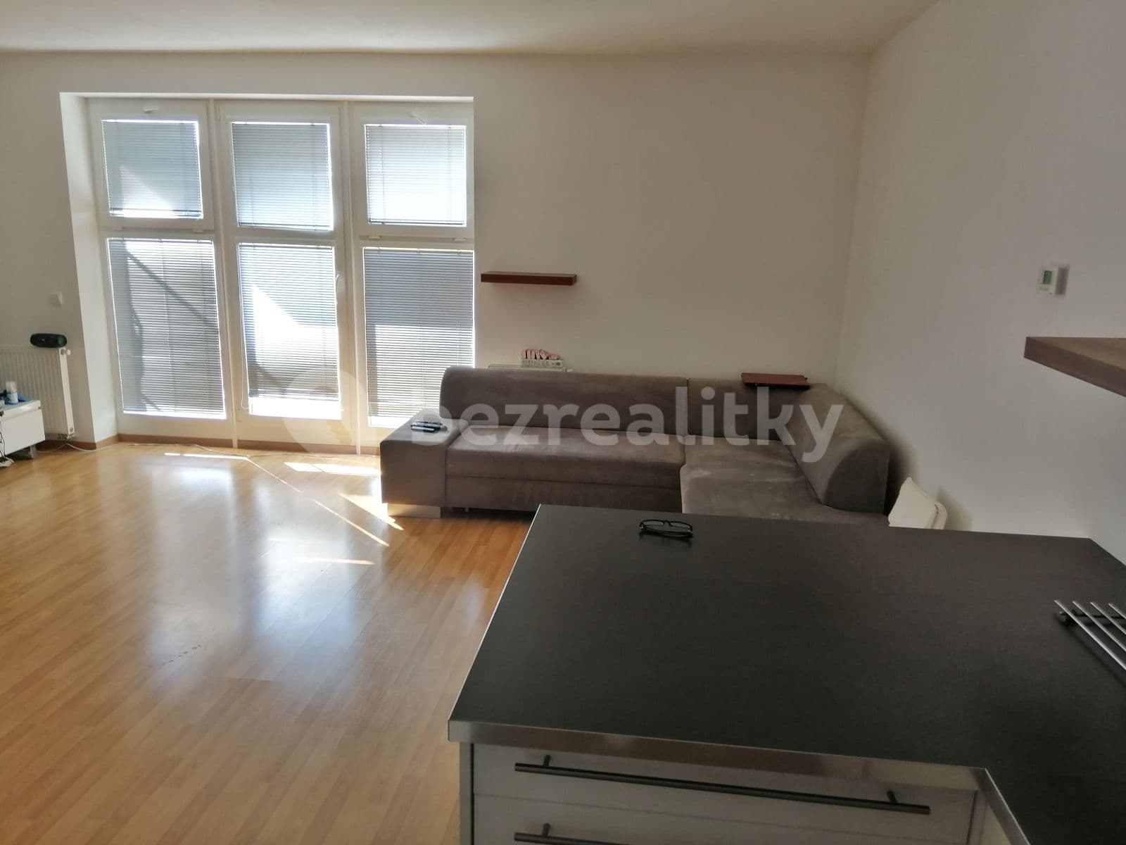 Pronájem bytu 3+kk 63 m², Komenského, Horoměřice, Středočeský kraj Pronájem bytu 3+kk 63 m², Komenského, Horoměřice, Středočeský kraj