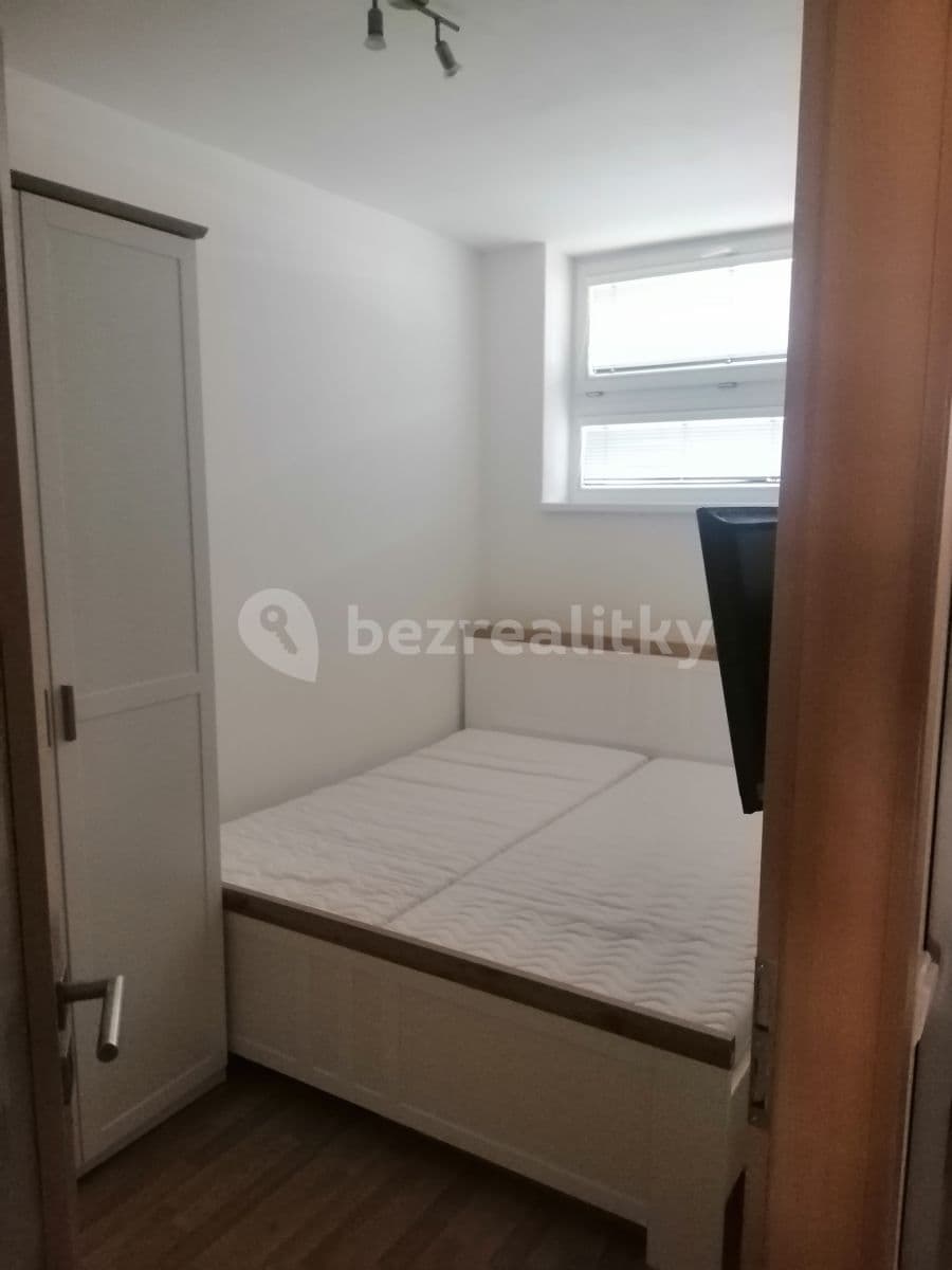 Pronájem bytu 3+kk 63 m², Komenského, Horoměřice, Středočeský kraj Pronájem bytu 3+kk 63 m², Komenského, Horoměřice, Středočeský kraj