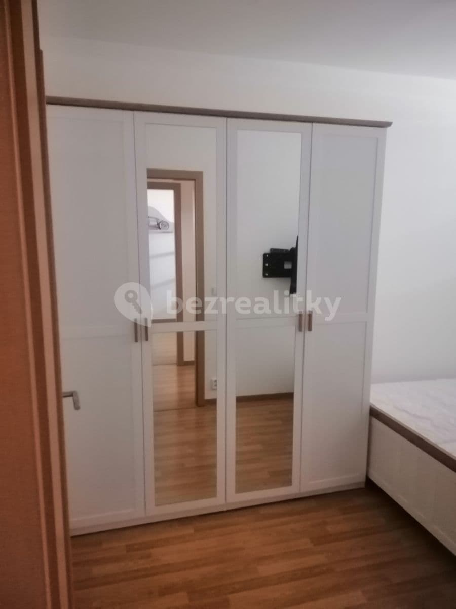 Pronájem bytu 3+kk 63 m², Komenského, Horoměřice, Středočeský kraj Pronájem bytu 3+kk 63 m², Komenského, Horoměřice, Středočeský kraj