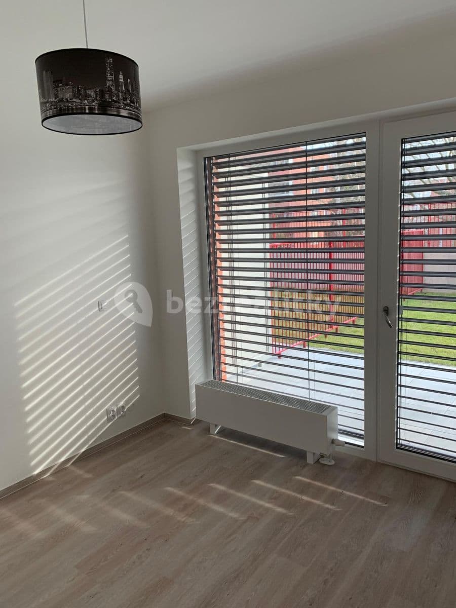 Pronájem bytu 2+kk 46 m², 42, Brno, Jihomoravský kraj Pronájem bytu 2+kk 46 m², 42, Brno, Jihomoravský kraj