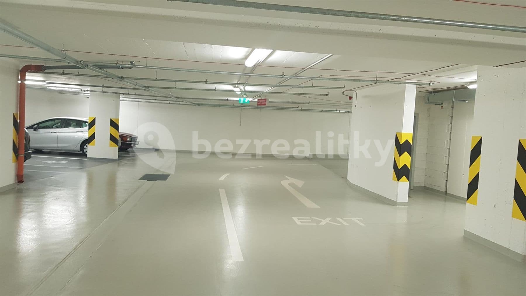 Pronájem garáže 12 m², U Mlýnského kanálu, Praha, Praha Pronájem garáže 12 m², U Mlýnského kanálu, Praha, Praha