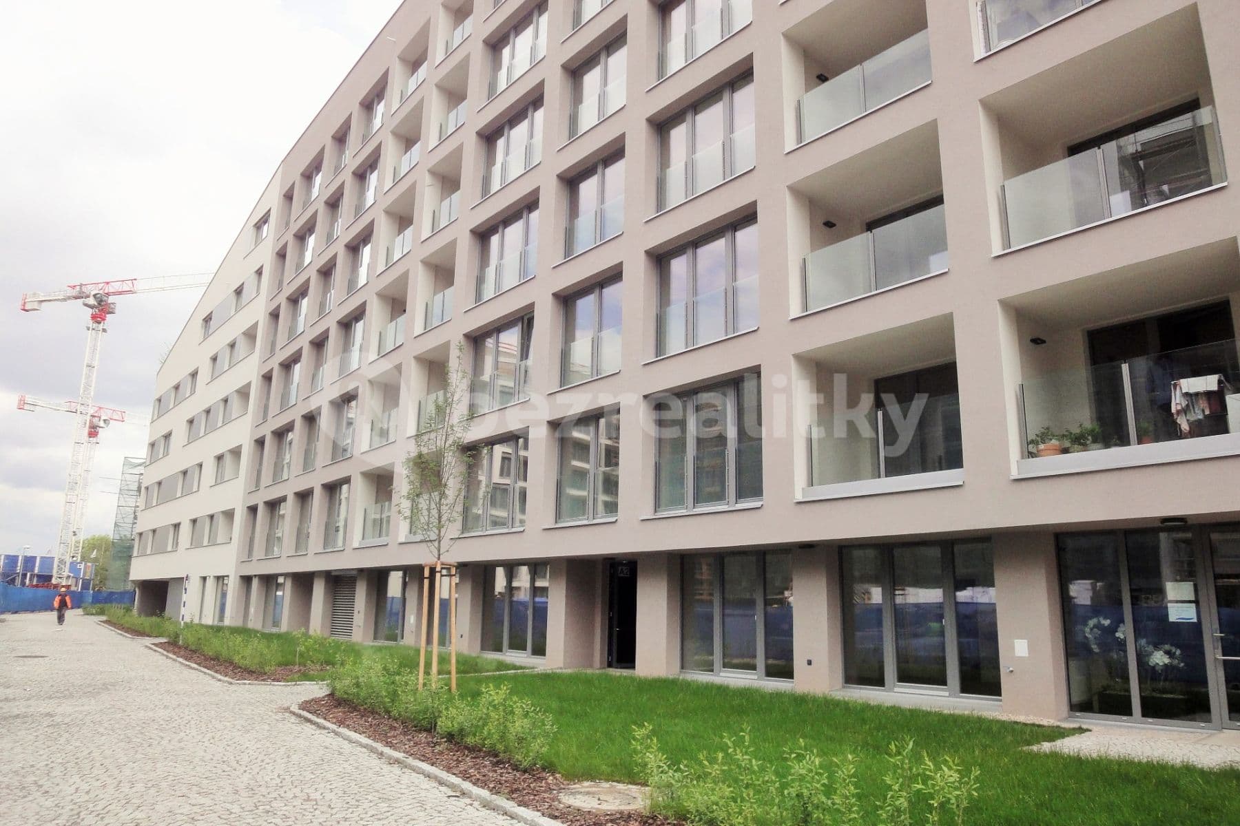 Pronájem garáže 12 m², U Mlýnského kanálu, Praha, Praha Pronájem garáže 12 m², U Mlýnského kanálu, Praha, Praha