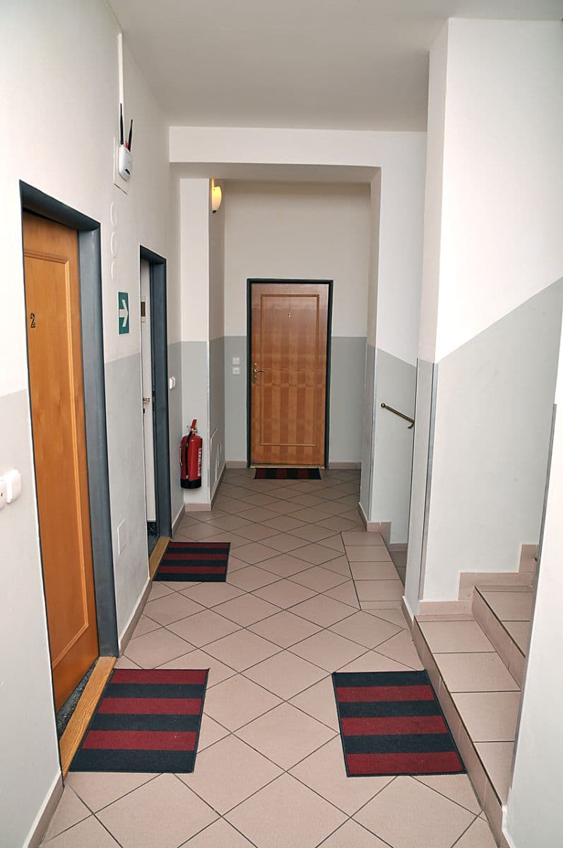 Pronájem bytu 2+kk 50 m², U Santošky, Praha, Praha Pronájem bytu 2+kk 50 m², U Santošky, Praha, Praha