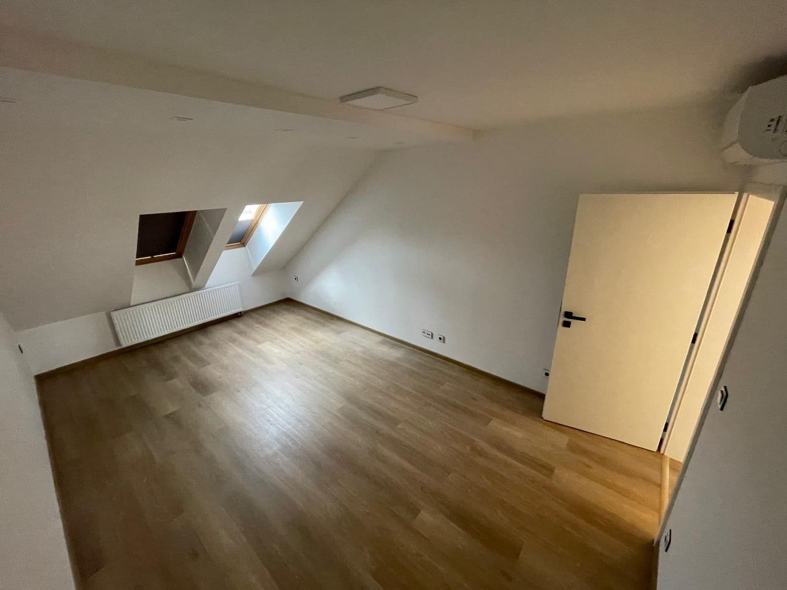 Pronájem bytu 4+kk 120 m², Balcarova, Ostrava, Moravskoslezský kraj Pronájem bytu 4+kk 120 m², Balcarova, Ostrava, Moravskoslezský kraj