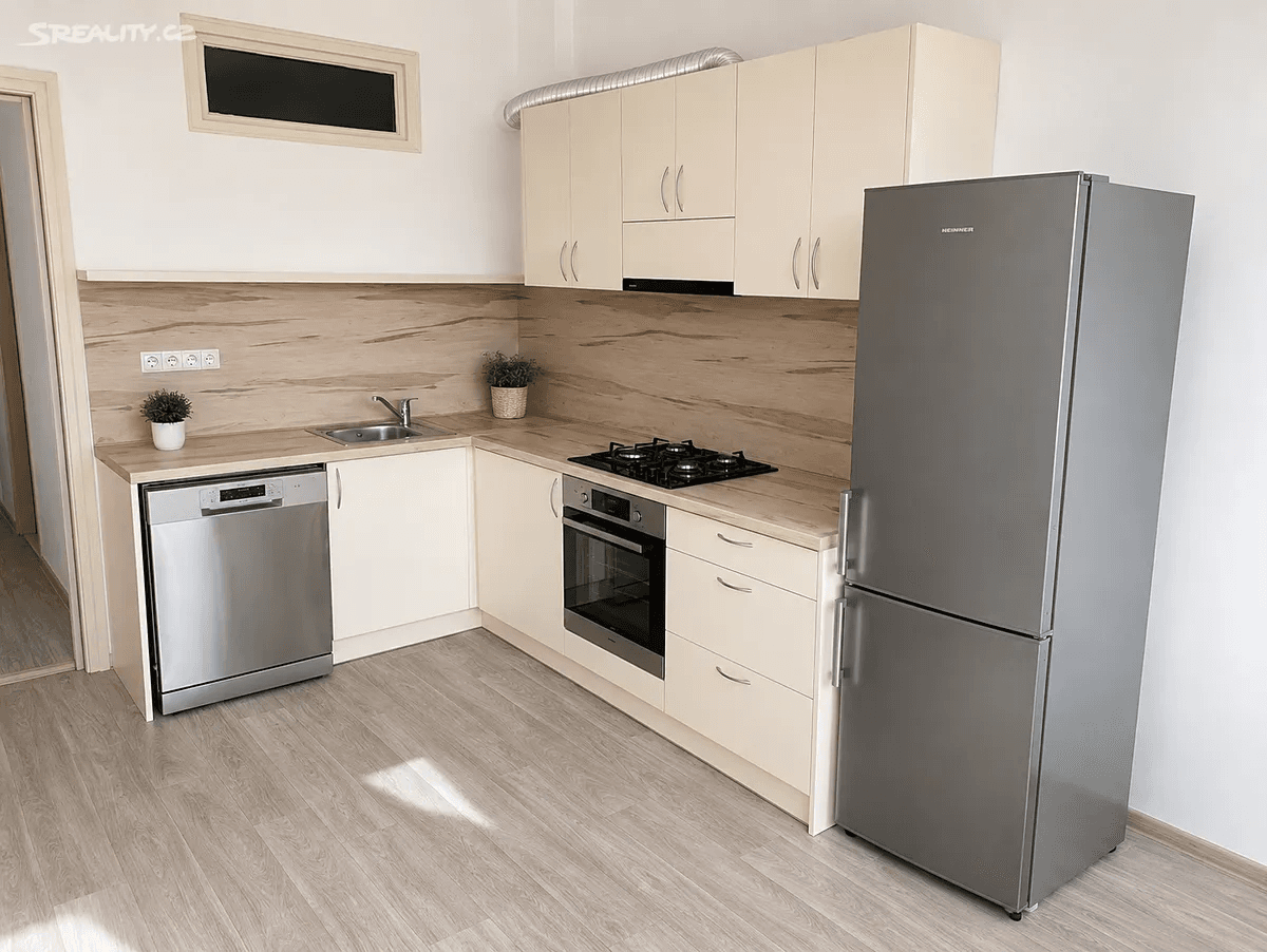 Pronájem bytu 2+1 85 m², Dělnická, Praha, Praha Pronájem bytu 2+1 85 m², Dělnická, Praha, Praha