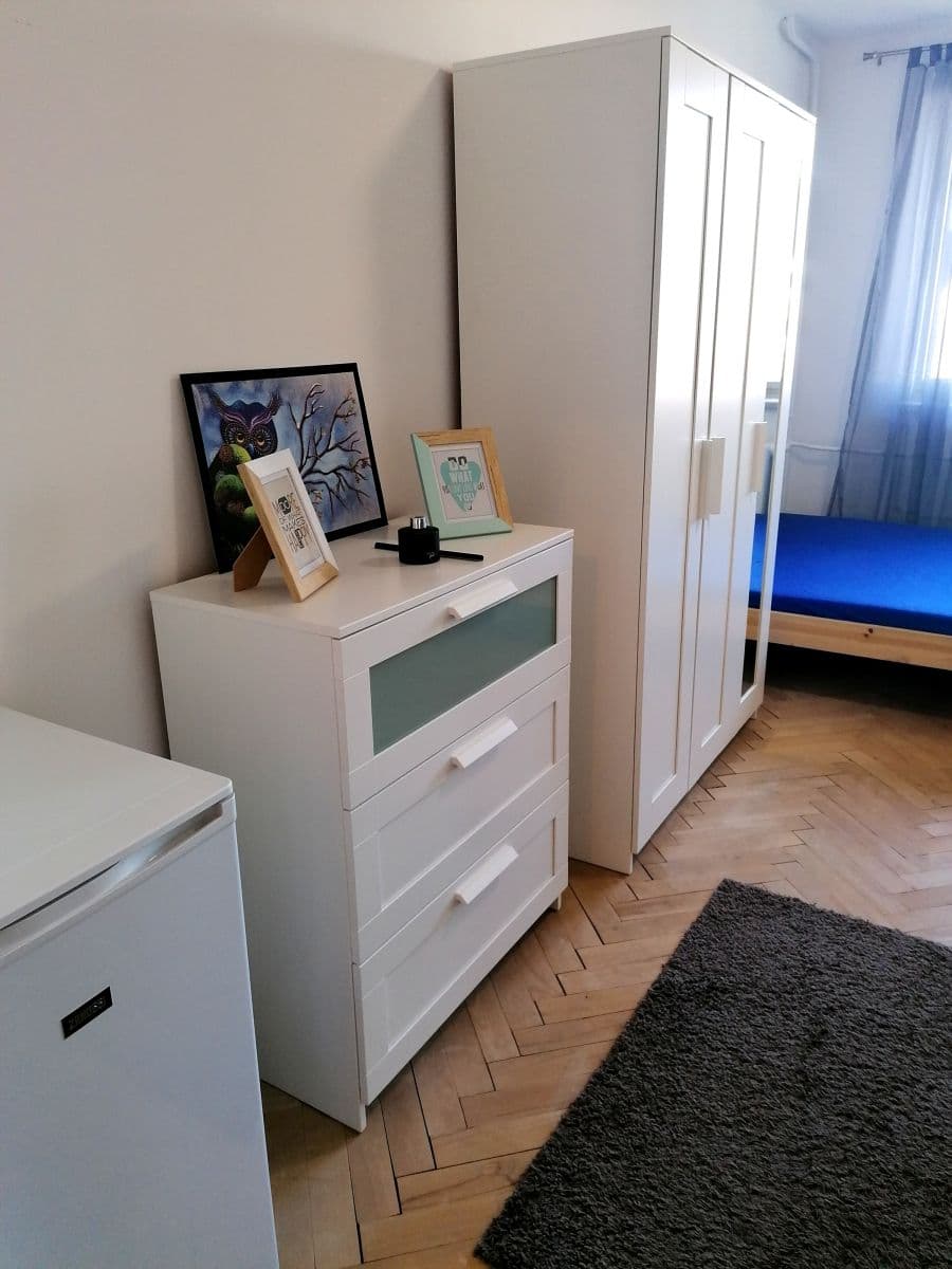 Pronájem bytu 1+1 25 m², Kominárska, Nové Mesto, Bratislavský kraj Pronájem bytu 1+1 25 m², Kominárska, Nové Mesto, Bratislavský kraj