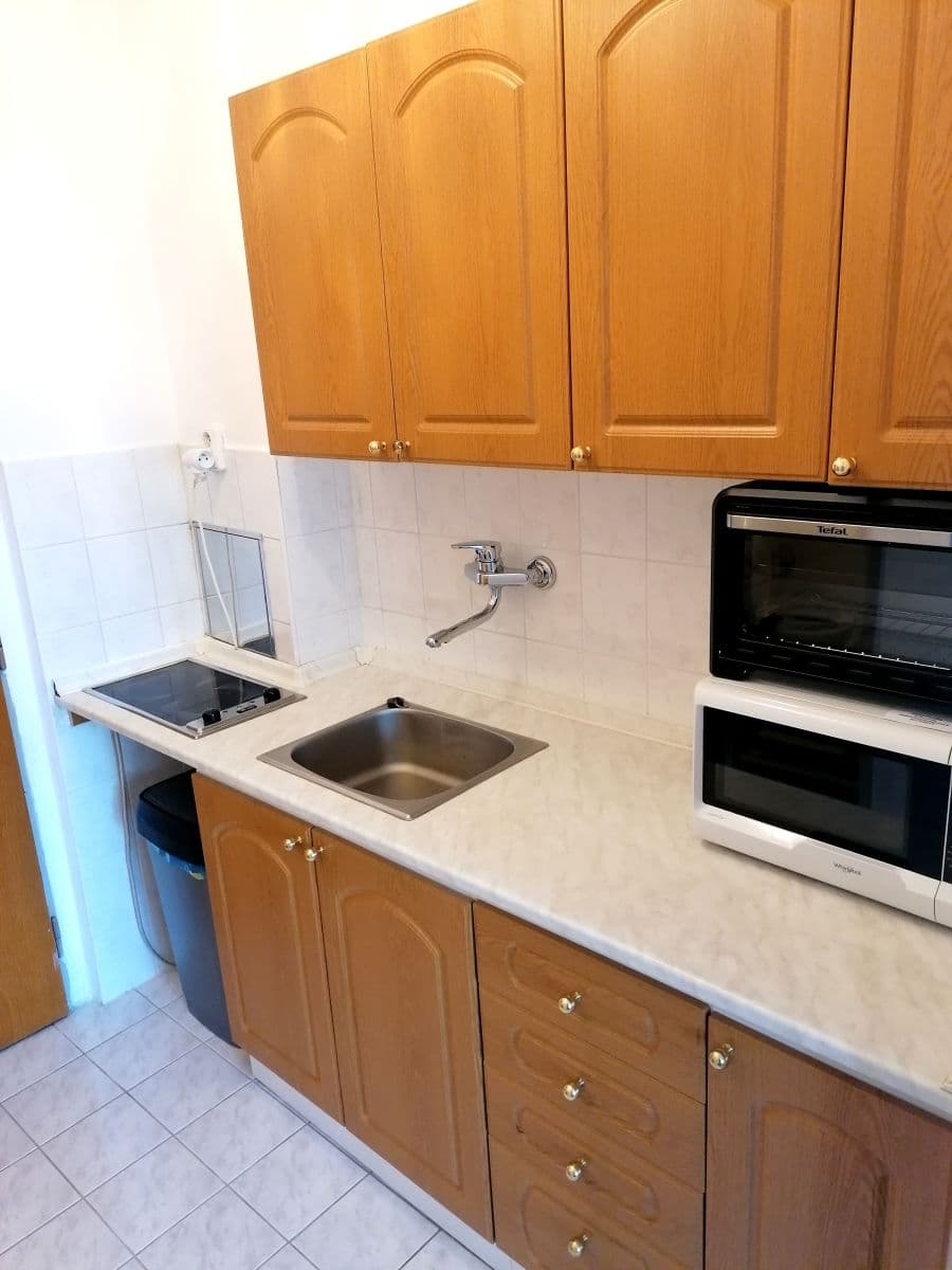 Pronájem bytu 1+1 25 m², Kominárska, Nové Mesto, Bratislavský kraj Pronájem bytu 1+1 25 m², Kominárska, Nové Mesto, Bratislavský kraj