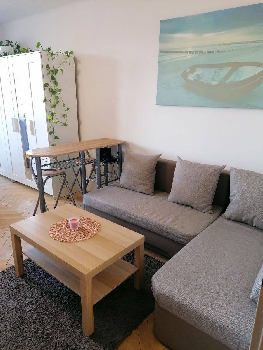 Pronájem bytu 1+1 25 m², Kominárska, Nové Mesto, Bratislavský kraj Pronájem bytu 1+1 25 m², Kominárska, Nové Mesto, Bratislavský kraj