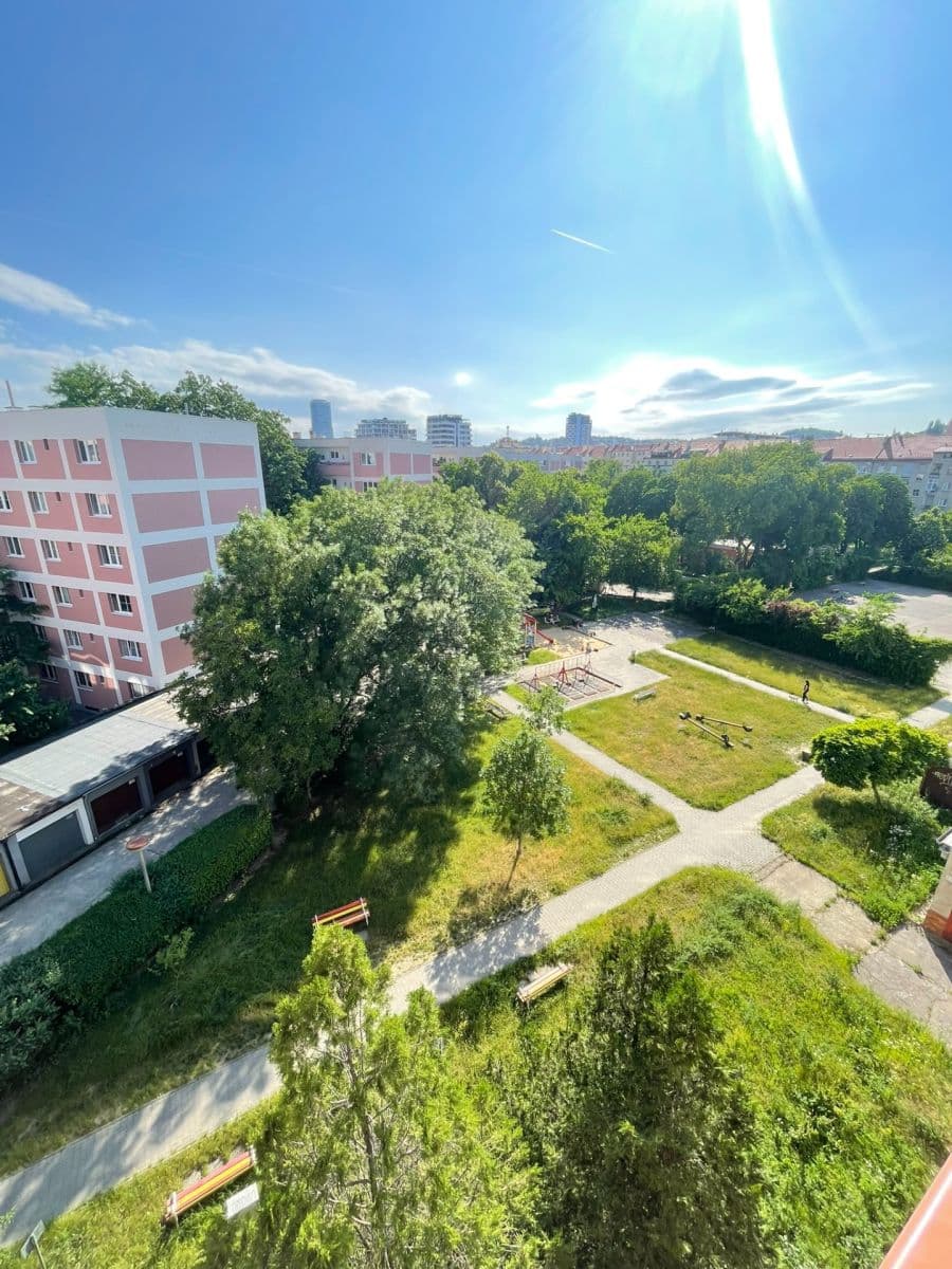 Pronájem bytu 1+1 25 m², Kominárska, Nové Mesto, Bratislavský kraj Pronájem bytu 1+1 25 m², Kominárska, Nové Mesto, Bratislavský kraj