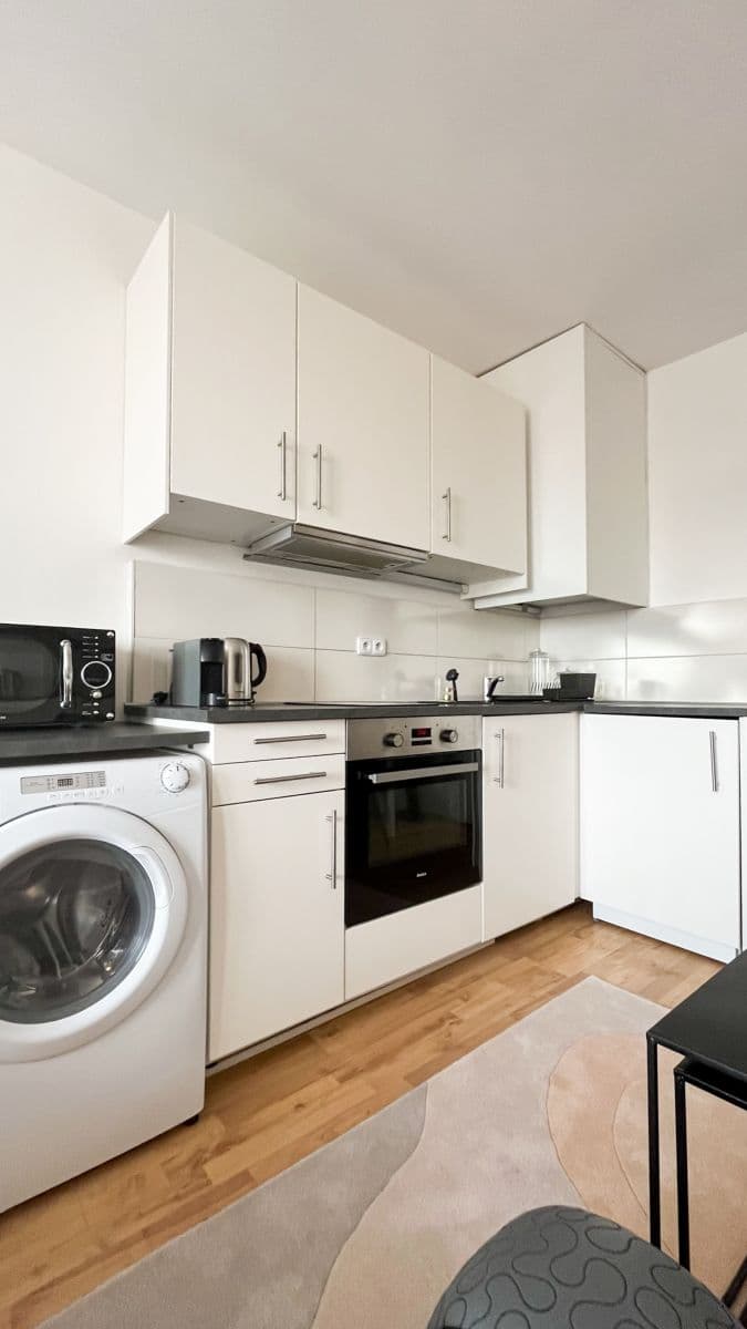 Pronájem bytu 1+kk 28 m², Ruská, Praha, Praha Pronájem bytu 1+kk 28 m², Ruská, Praha, Praha