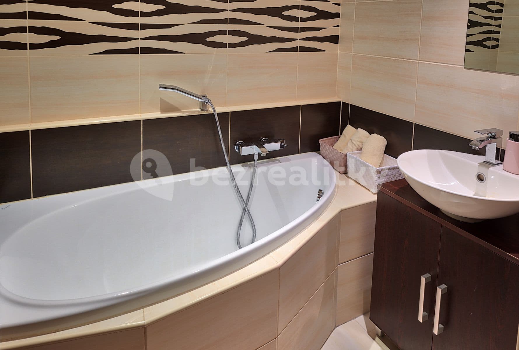 Pronájem bytu 2+kk 56 m², Nechvílova, Praha, Praha Pronájem bytu 2+kk 56 m², Nechvílova, Praha, Praha