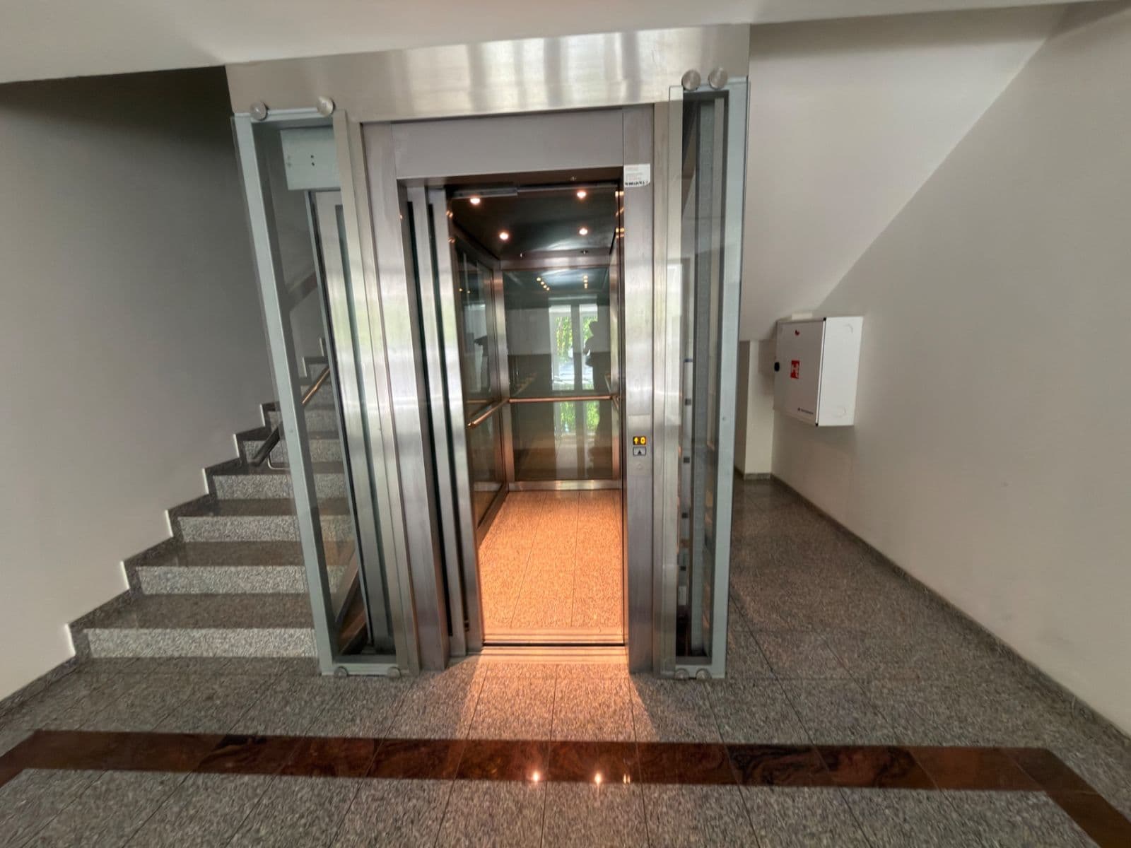 Prodej bytu 3+kk 130 m², Škroupova, Karlovy Vary, Karlovarský kraj Prodej bytu 3+kk 130 m², Škroupova, Karlovy Vary, Karlovarský kraj