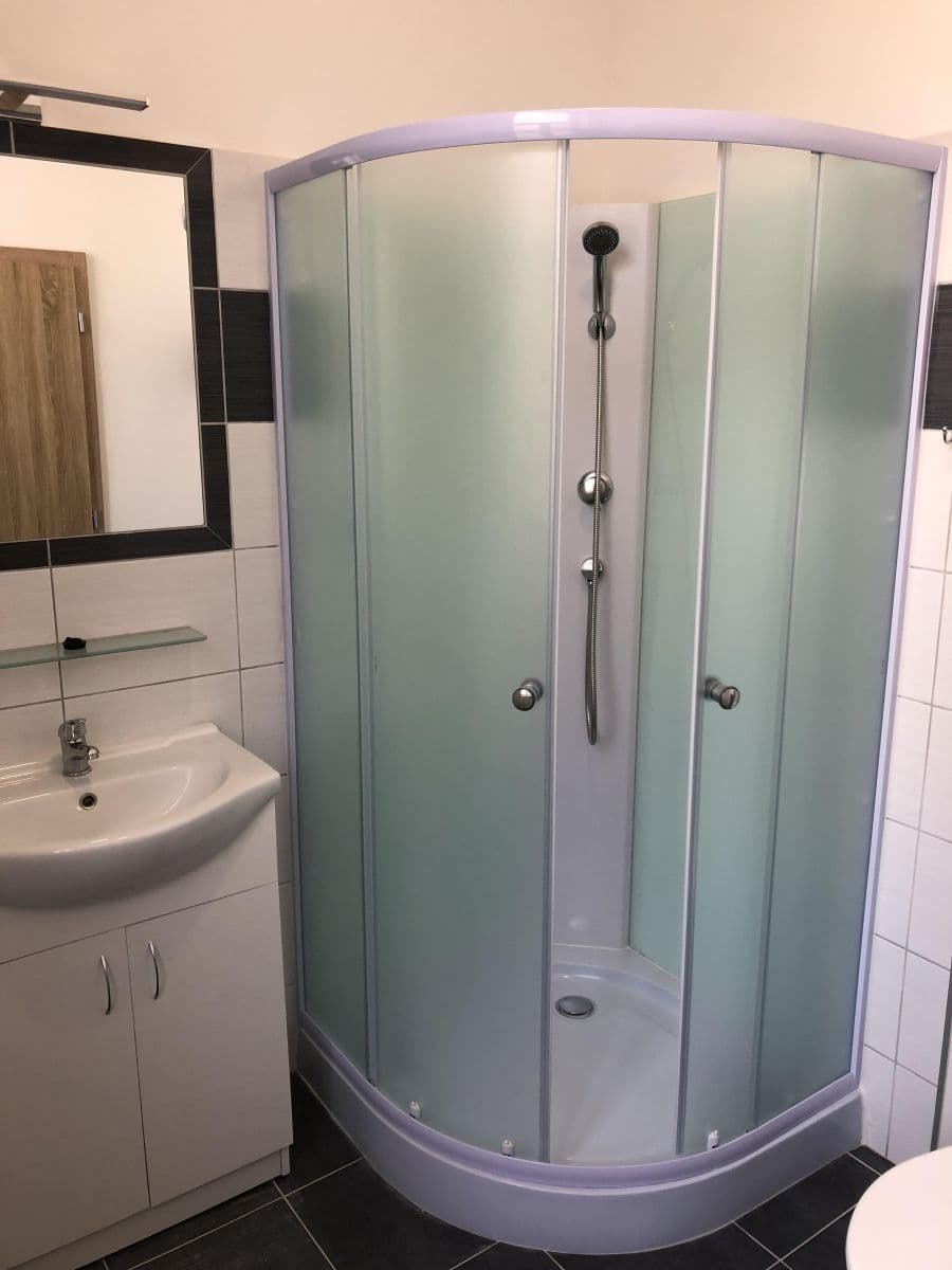 Pronájem bytu 1+kk 18 m², Riegrovo náměstí, Poděbrady, Středočeský kraj Pronájem bytu 1+kk 18 m², Riegrovo náměstí, Poděbrady, Středočeský kraj