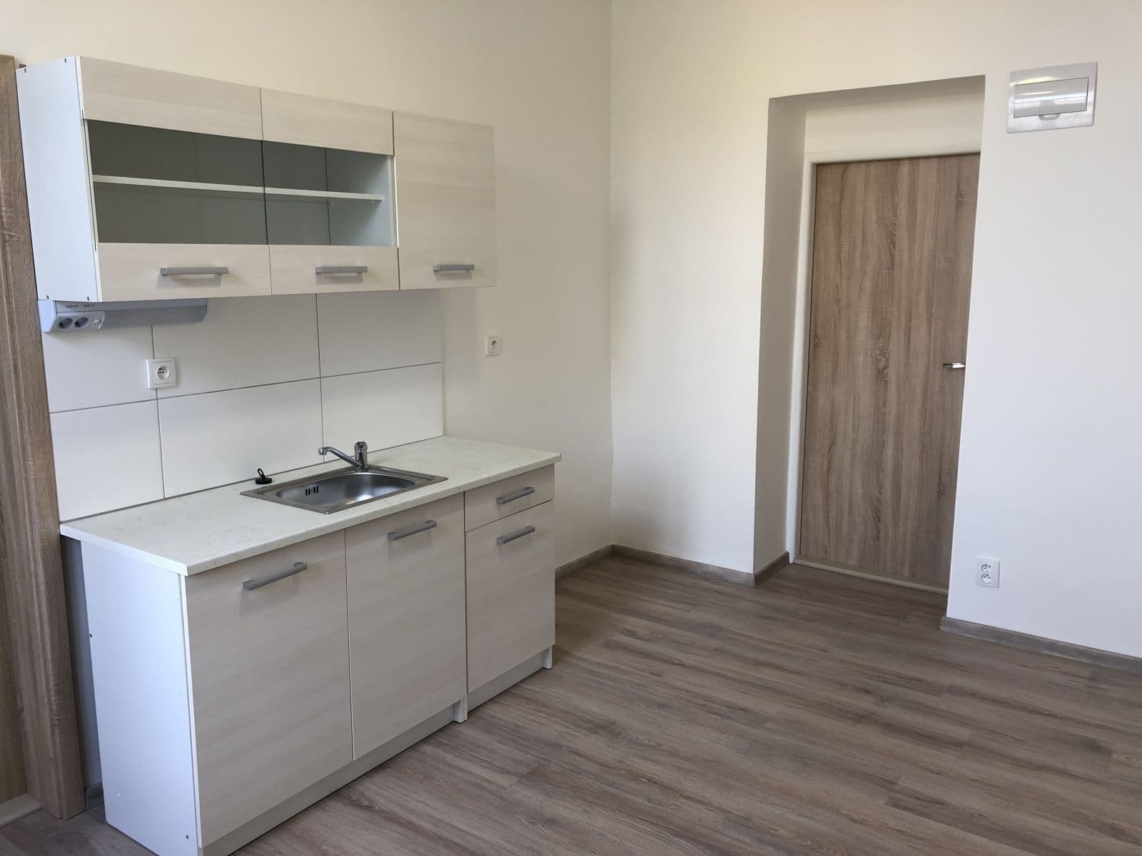Pronájem bytu 1+kk 18 m², Riegrovo náměstí, Poděbrady, Středočeský kraj Pronájem bytu 1+kk 18 m², Riegrovo náměstí, Poděbrady, Středočeský kraj