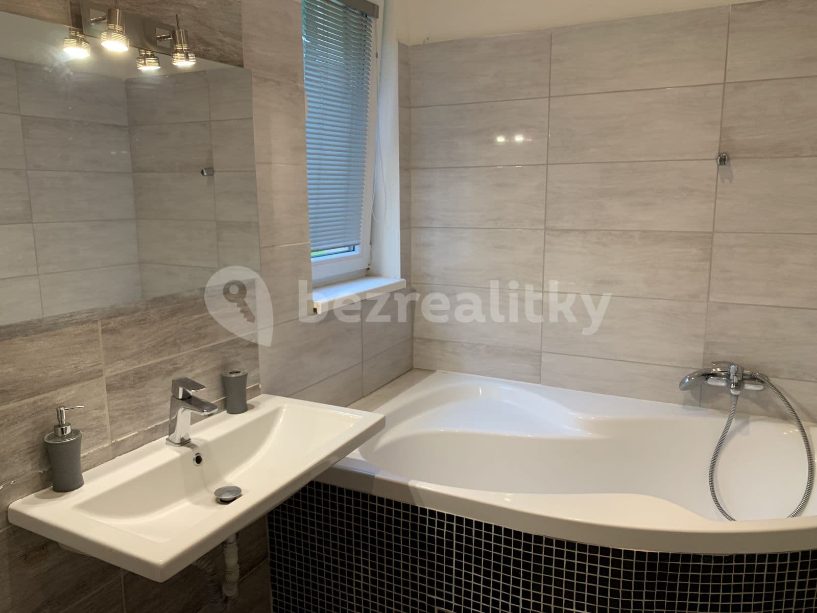 Pronájem domu 90 m², pozemek 990 m², Albrechtice, Velké Albrechtice, Moravskoslezský kraj Pronájem domu 90 m², pozemek 990 m², Albrechtice, Velké Albrechtice, Moravskoslezský kraj