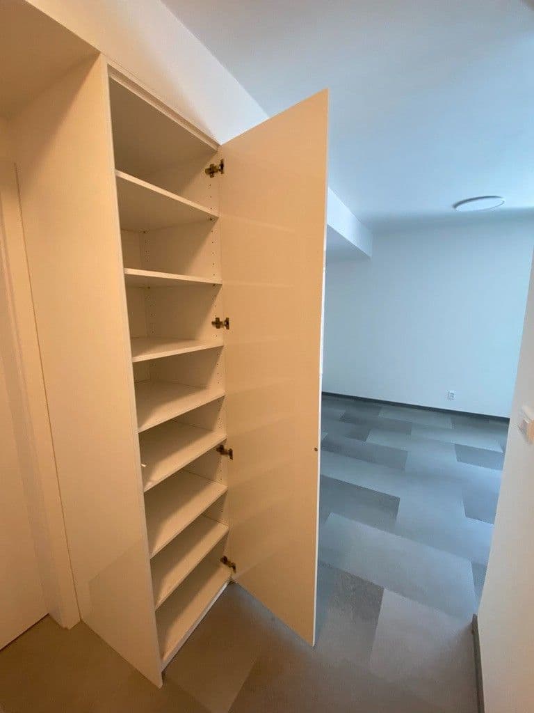 Prodej bytu 3+1 80 m², Na Okraji, Praha, Praha Prodej bytu 3+1 80 m², Na Okraji, Praha, Praha