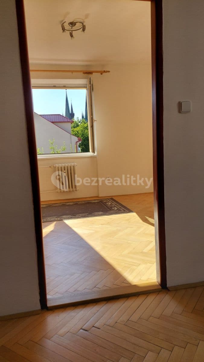 Pronájem bytu 3+kk 62 m², Tyršovo náměstí, Chrudim, Pardubický kraj Pronájem bytu 3+kk 62 m², Tyršovo náměstí, Chrudim, Pardubický kraj