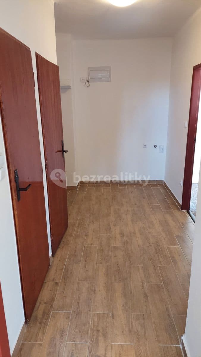 Pronájem bytu 3+kk 62 m², Tyršovo náměstí, Chrudim, Pardubický kraj Pronájem bytu 3+kk 62 m², Tyršovo náměstí, Chrudim, Pardubický kraj