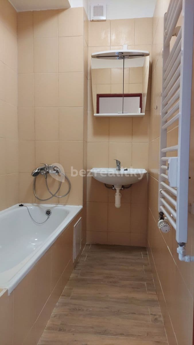 Pronájem bytu 3+kk 62 m², Tyršovo náměstí, Chrudim, Pardubický kraj Pronájem bytu 3+kk 62 m², Tyršovo náměstí, Chrudim, Pardubický kraj