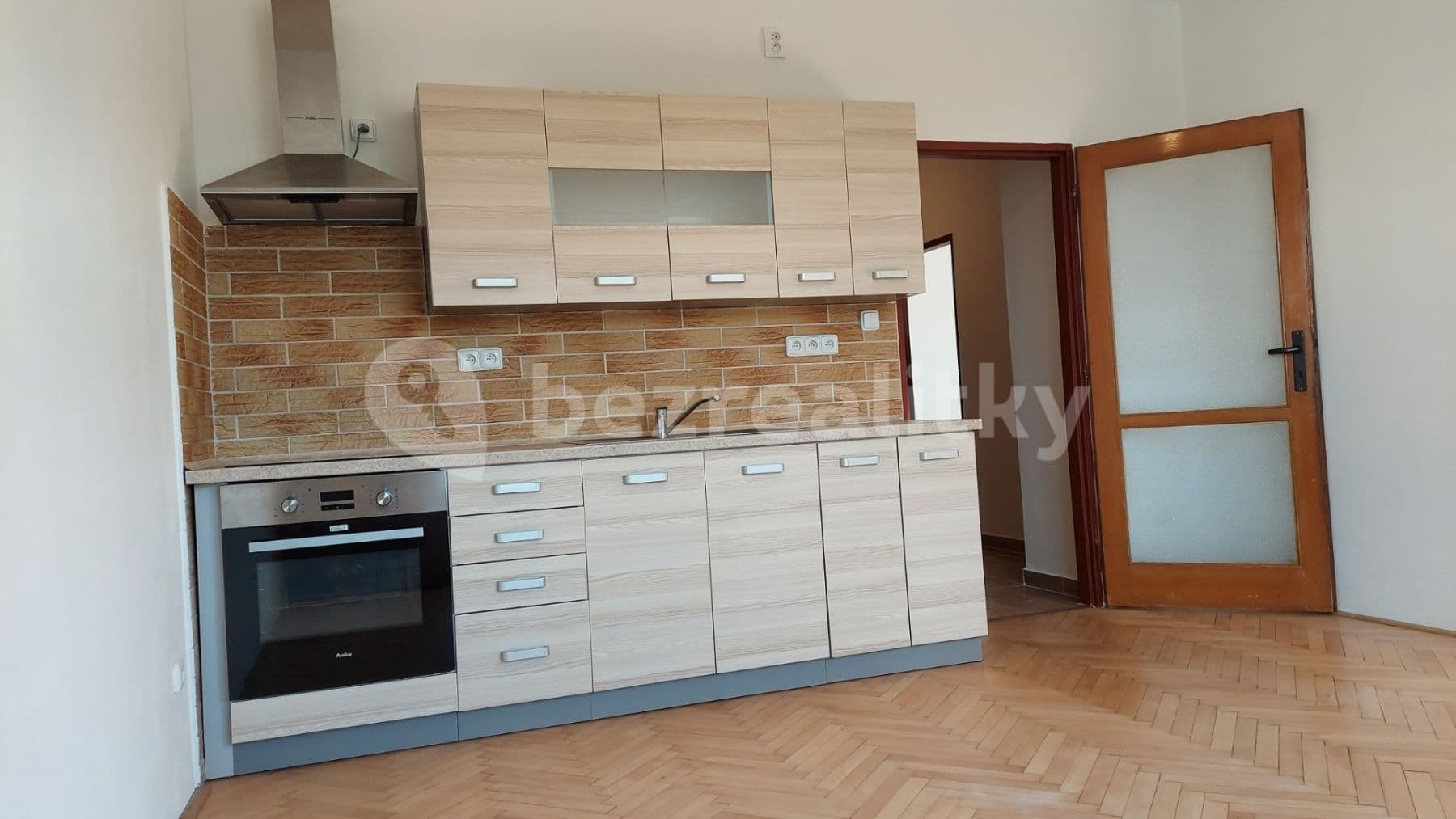 Pronájem bytu 3+kk 62 m², Tyršovo náměstí, Chrudim, Pardubický kraj Pronájem bytu 3+kk 62 m², Tyršovo náměstí, Chrudim, Pardubický kraj