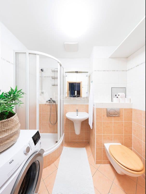 Pronájem bytu 1+kk 34 m², Osadní, Praha, Praha Pronájem bytu 1+kk 34 m², Osadní, Praha, Praha