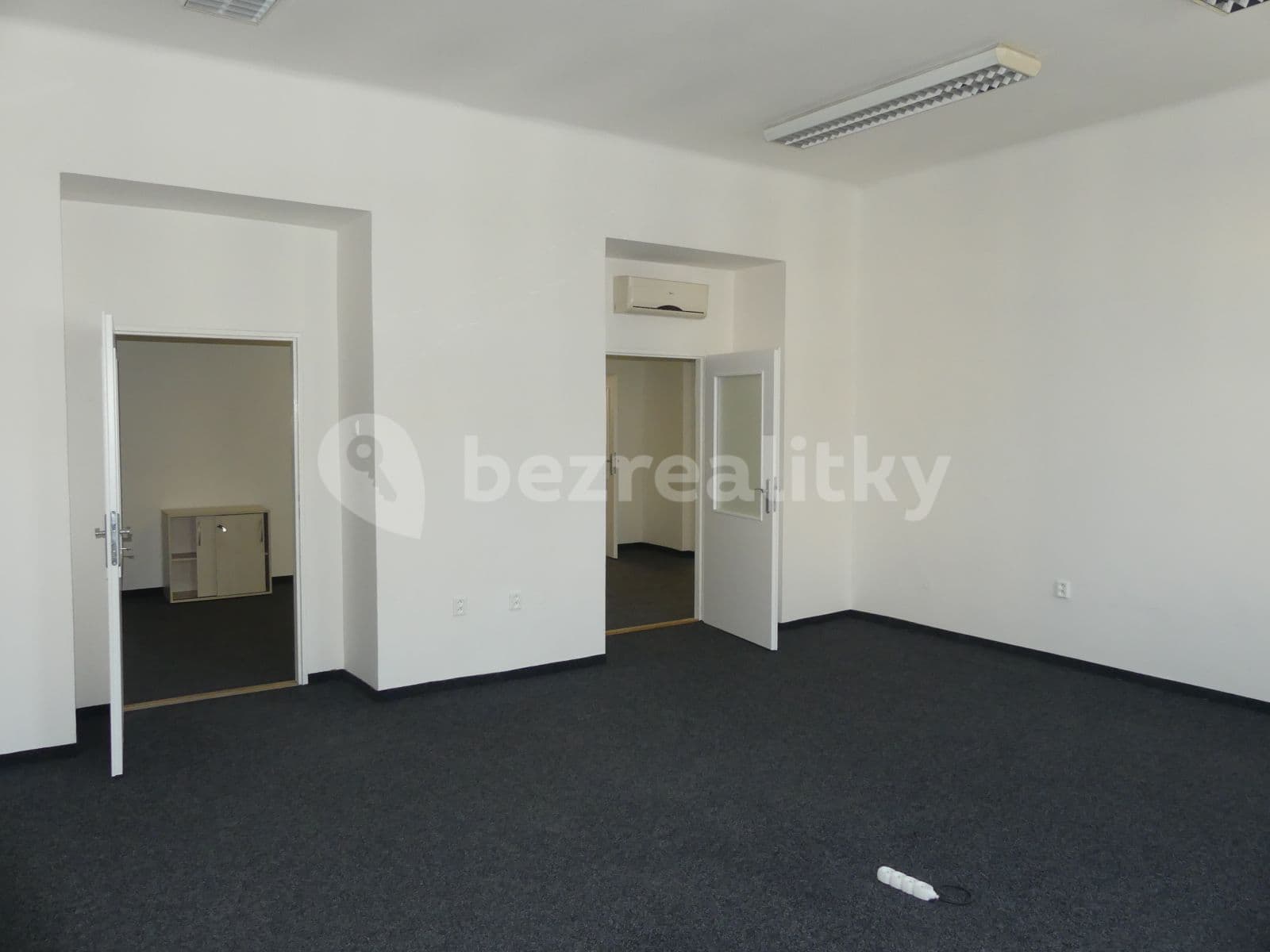 Pronájem kanceláře 138 m², Na Zátorách, Praha, Praha
