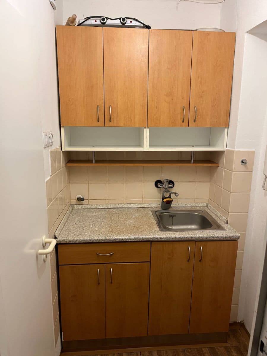 Pronájem bytu 1+kk 22 m², Evropská, Praha, Praha Pronájem bytu 1+kk 22 m², Evropská, Praha, Praha