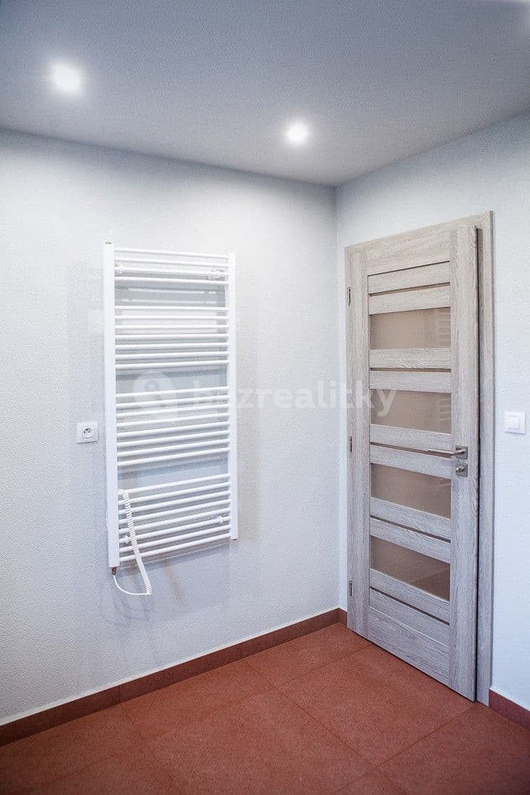 Pronájem bytu 2+1 51 m², Vrchlického, Jihlava, Kraj Vysočina Pronájem bytu 2+1 51 m², Vrchlického, Jihlava, Kraj Vysočina