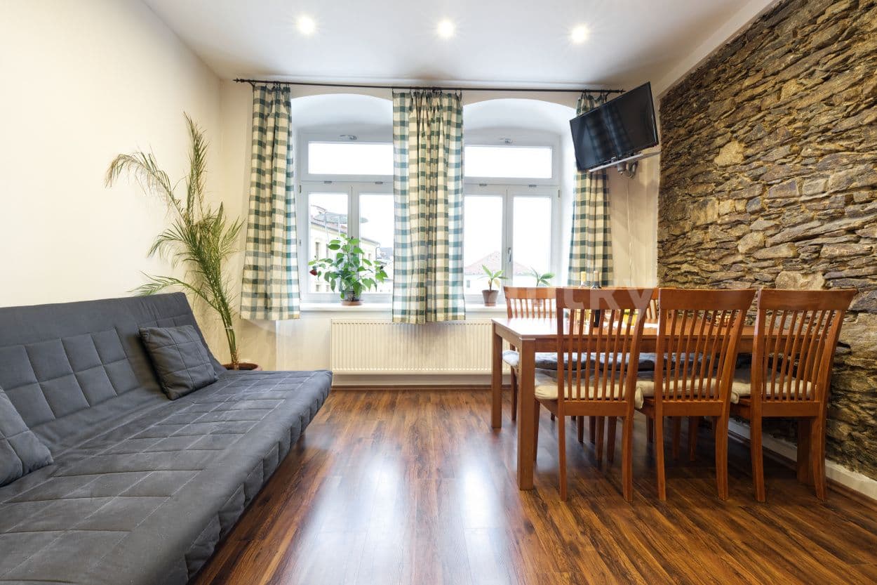 Pronájem bytu 3+kk 60 m², Náměstí, Kašperské Hory, Plzeňský kraj Pronájem bytu 3+kk 60 m², Náměstí, Kašperské Hory, Plzeňský kraj