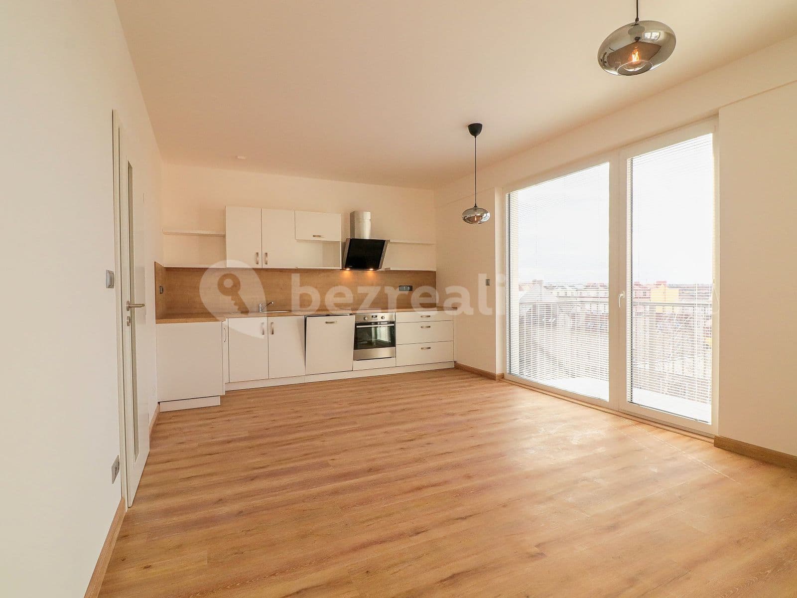 Pronájem bytu 2+kk 53 m², Na Spravedlnosti, Pardubice, Pardubický kraj Pronájem bytu 2+kk 53 m², Na Spravedlnosti, Pardubice, Pardubický kraj