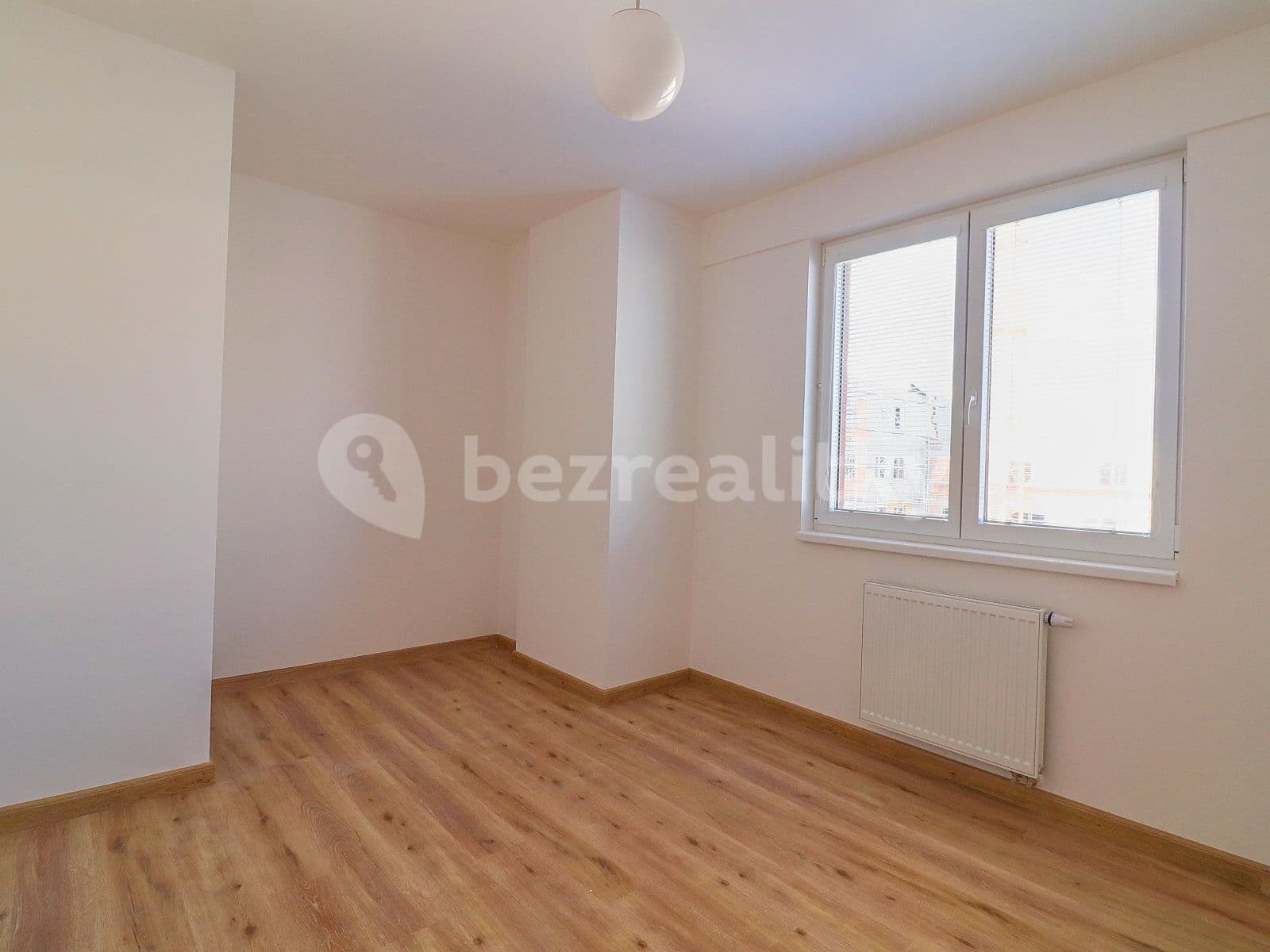 Pronájem bytu 2+kk 53 m², Na Spravedlnosti, Pardubice, Pardubický kraj Pronájem bytu 2+kk 53 m², Na Spravedlnosti, Pardubice, Pardubický kraj