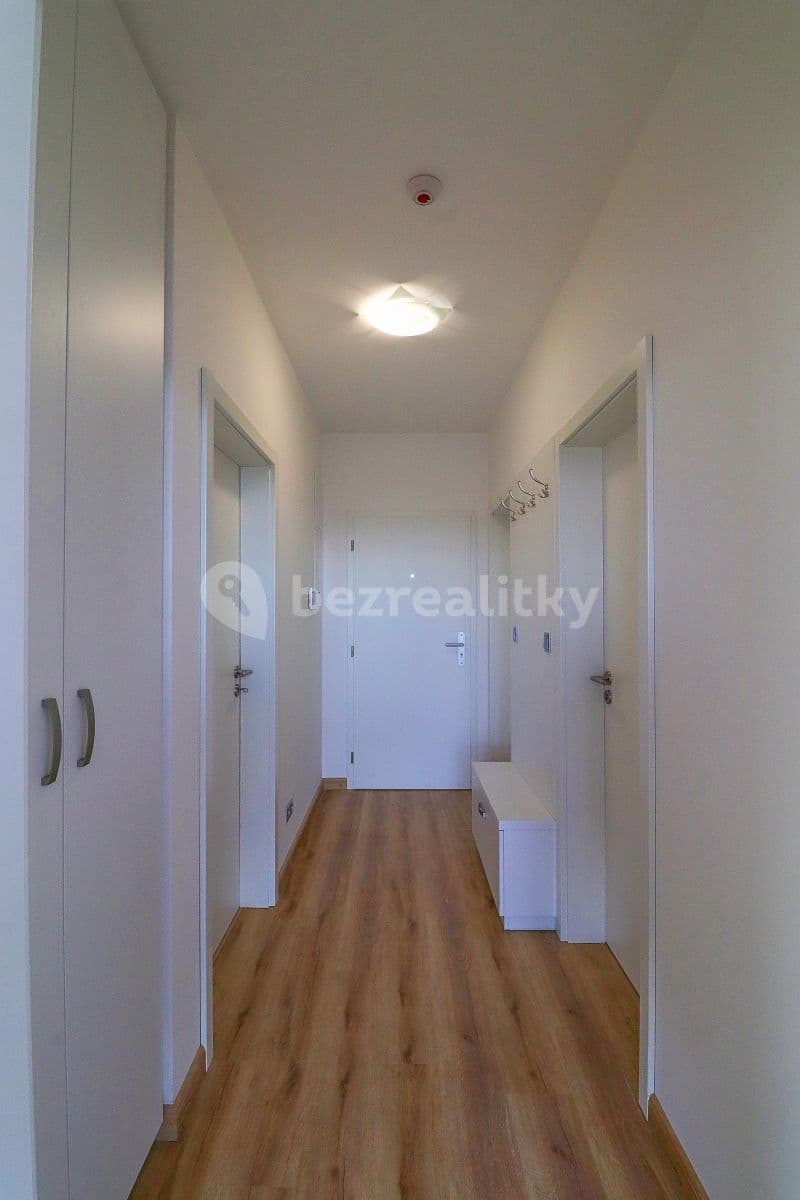 Pronájem bytu 2+kk 53 m², Na Spravedlnosti, Pardubice, Pardubický kraj Pronájem bytu 2+kk 53 m², Na Spravedlnosti, Pardubice, Pardubický kraj