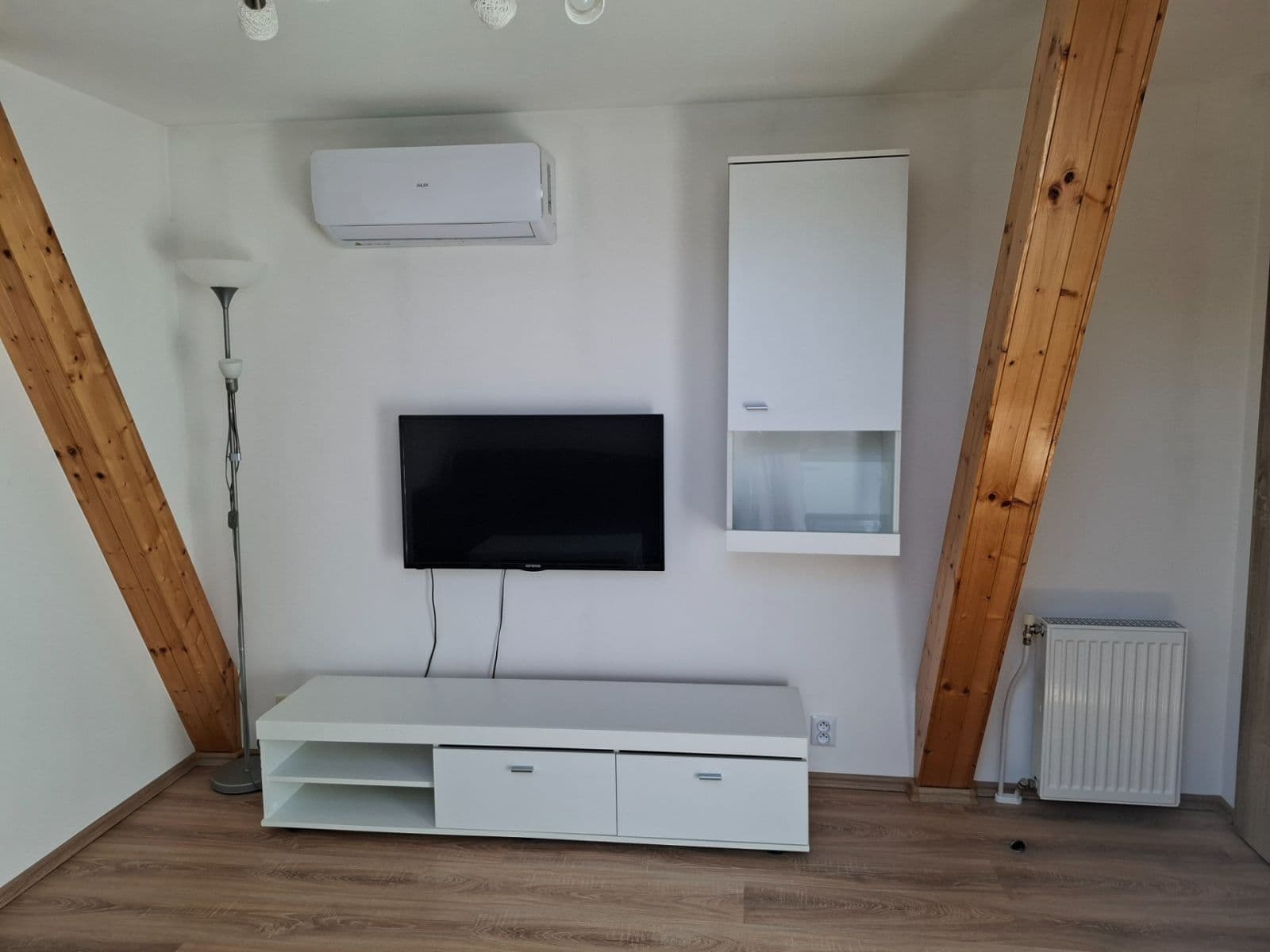 Pronájem bytu 2+kk 35 m², Na Návsi, Čestlice, Středočeský kraj Pronájem bytu 2+kk 35 m², Na Návsi, Čestlice, Středočeský kraj