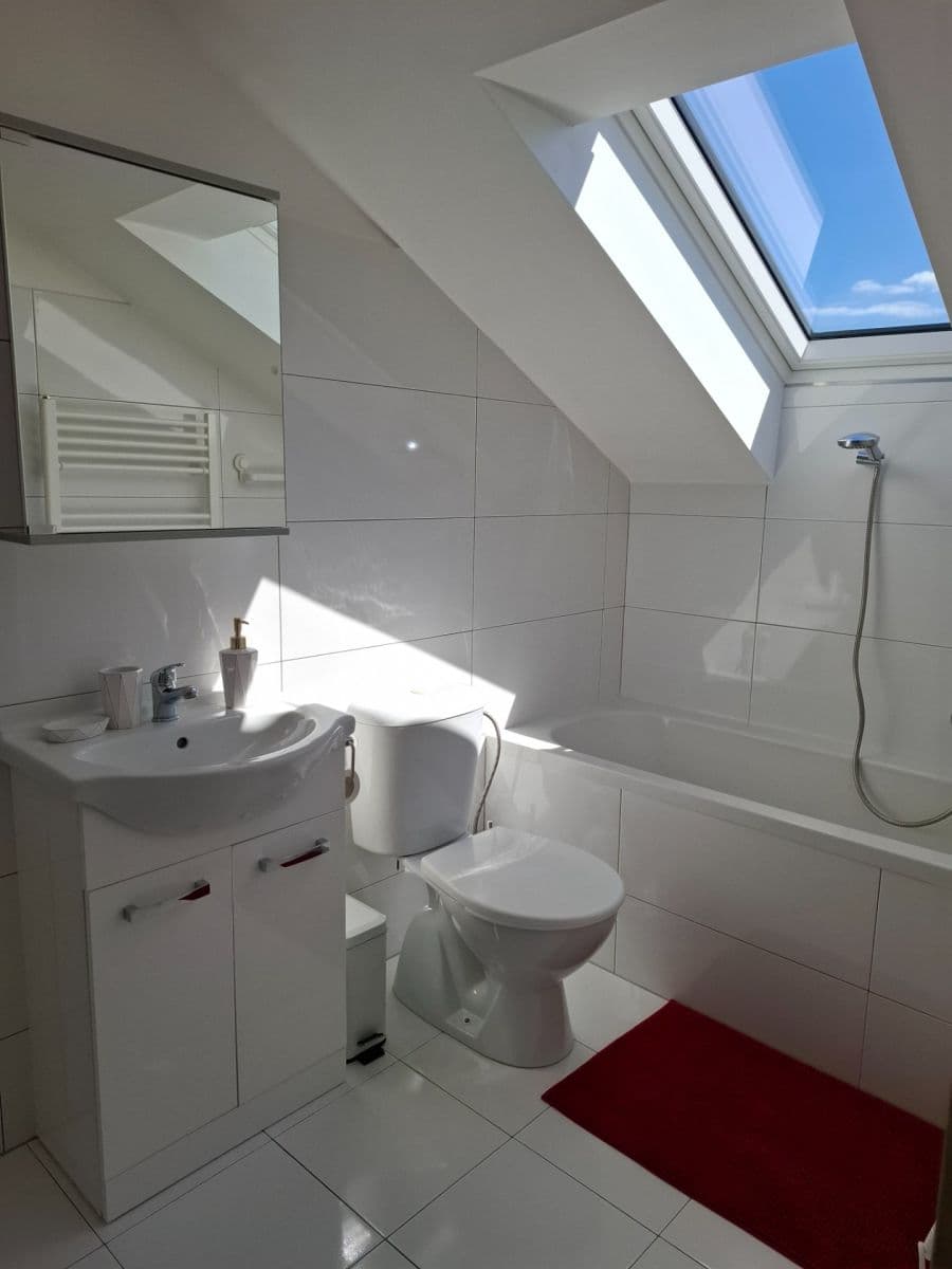 Pronájem bytu 2+kk 35 m², Na Návsi, Čestlice, Středočeský kraj Pronájem bytu 2+kk 35 m², Na Návsi, Čestlice, Středočeský kraj