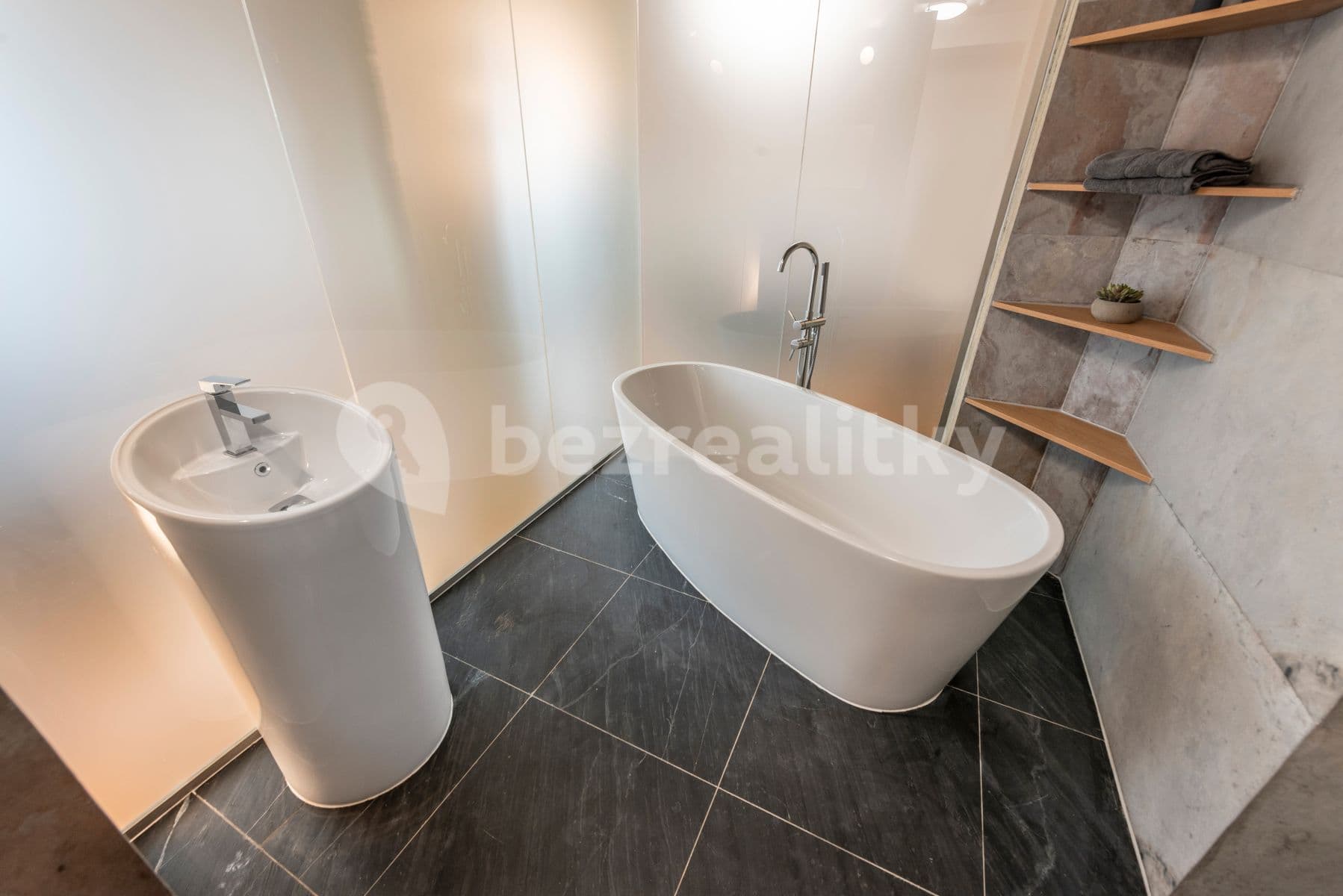 Pronájem bytu 1+kk 59 m², Náměstí Na Balabence, Praha, Praha Pronájem bytu 1+kk 59 m², Náměstí Na Balabence, Praha, Praha